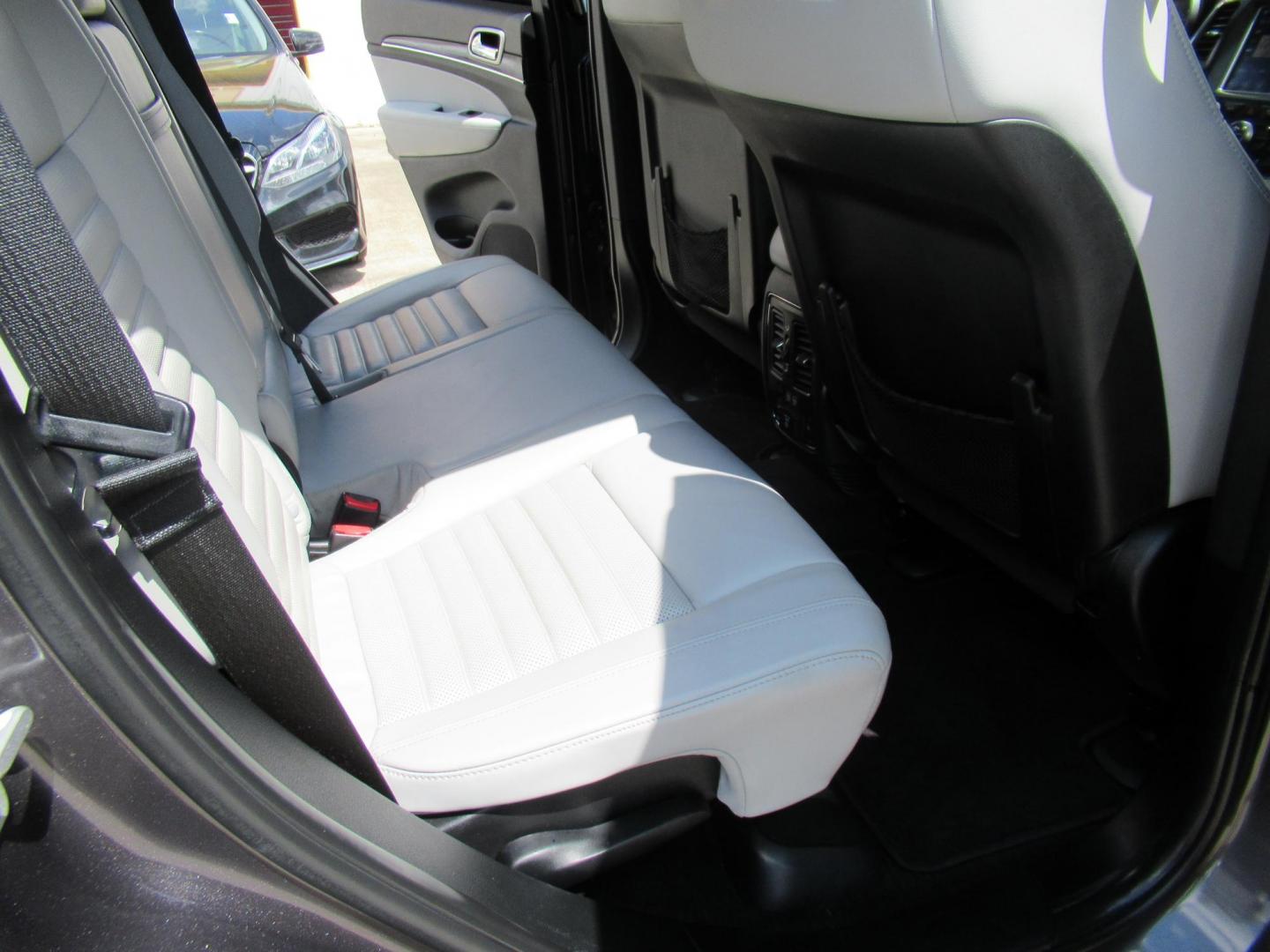 2018 Gray /Gray Jeep Grand Cherokee Limited 2WD (1C4RJEBG0JC) with an 3.6L V6 DOHC 24V engine, 8A transmission, located at 1511 North Shepherd Dr., Houston, TX, 77008, (281) 657-1221, 29.798361, -95.412560 - 2018 Jeep Grand Cherokee Sterling Edition 130,262 mi VIN: 1C4RJEBG0JC253671 Vehicle Details 4 Door Wagon/Sport Utility 3.6L V6 F DOHC 24V Gasoline Rear wheel drive - Photo#18