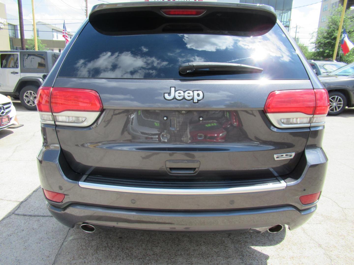 2018 Gray /Gray Jeep Grand Cherokee Limited 2WD (1C4RJEBG0JC) with an 3.6L V6 DOHC 24V engine, 8A transmission, located at 1511 North Shepherd Dr., Houston, TX, 77008, (281) 657-1221, 29.798361, -95.412560 - 2018 Jeep Grand Cherokee Sterling Edition 130,262 mi VIN: 1C4RJEBG0JC253671 Vehicle Details 4 Door Wagon/Sport Utility 3.6L V6 F DOHC 24V Gasoline Rear wheel drive- Photo#25