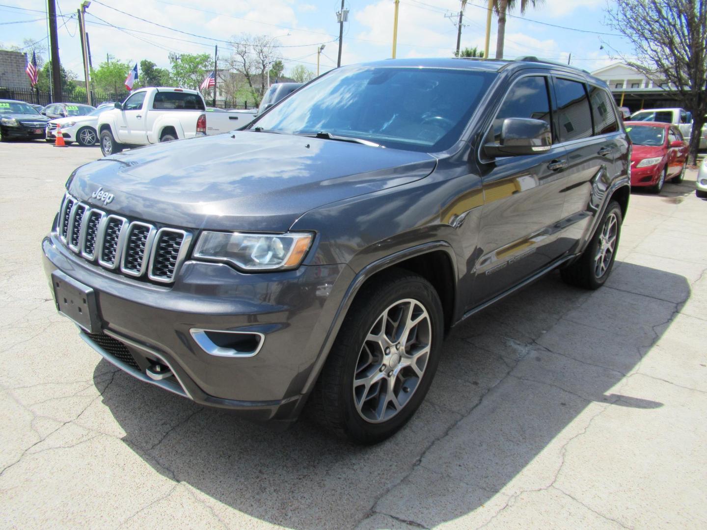 2018 Gray /Gray Jeep Grand Cherokee Limited 2WD (1C4RJEBG0JC) with an 3.6L V6 DOHC 24V engine, 8A transmission, located at 1511 North Shepherd Dr., Houston, TX, 77008, (281) 657-1221, 29.798361, -95.412560 - 2018 Jeep Grand Cherokee Sterling Edition 130,262 mi VIN: 1C4RJEBG0JC253671 Vehicle Details 4 Door Wagon/Sport Utility 3.6L V6 F DOHC 24V Gasoline Rear wheel drive- Photo#30