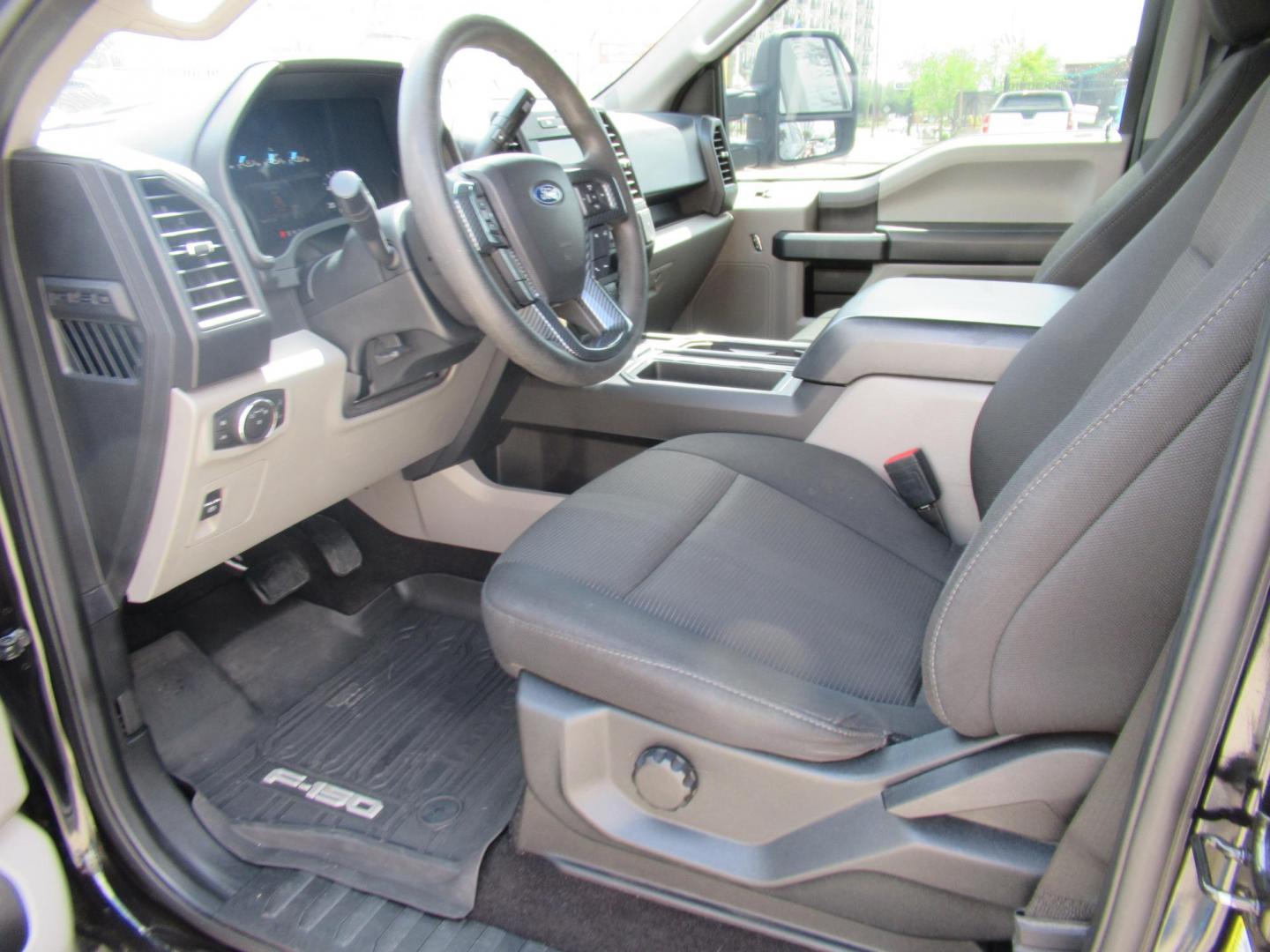 2020 Black /Black Ford F-150 King-Ranch SuperCrew 5.5-ft. 2WD (1FTEW1CP4LK) with an 2.7L V6 DOHC 24V engine, 6A transmission, located at 1511 North Shepherd Dr., Houston, TX, 77008, (281) 657-1221, 29.798361, -95.412560 - 155,141 mi VIN: 1FTEW1CP4LKD56074 Vehicle Details Crew Pickup 2.7L V6 F DOHC 24V Gasoline Rear wheel drive - Photo#7