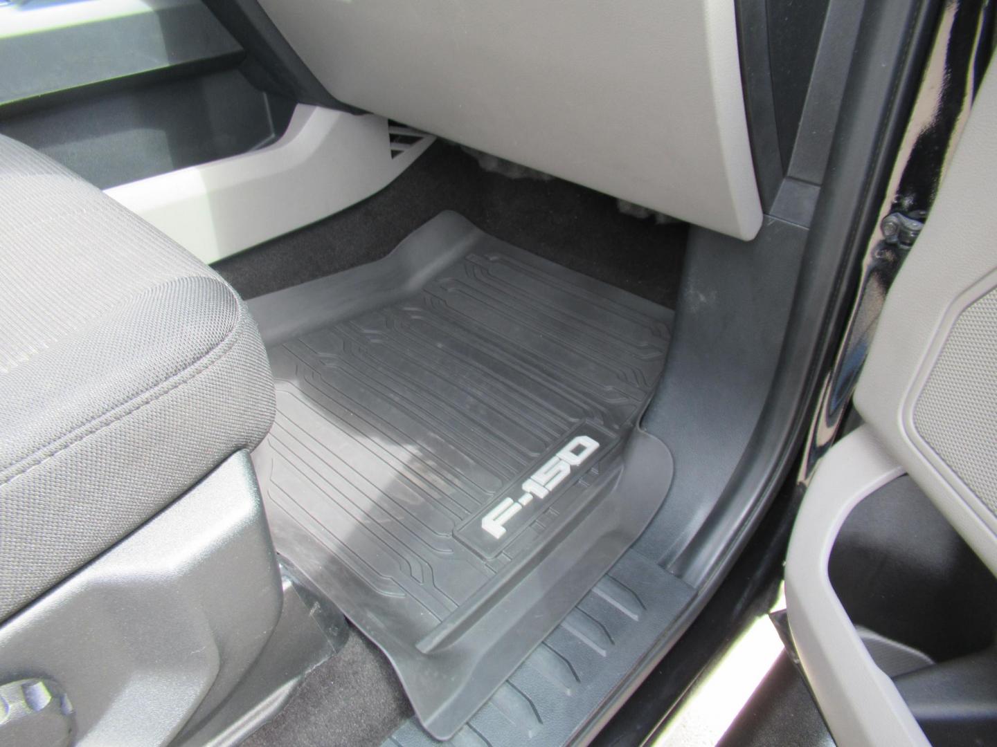 2020 Black /Black Ford F-150 King-Ranch SuperCrew 5.5-ft. 2WD (1FTEW1CP4LK) with an 2.7L V6 DOHC 24V engine, 6A transmission, located at 1511 North Shepherd Dr., Houston, TX, 77008, (281) 657-1221, 29.798361, -95.412560 - 155,141 mi VIN: 1FTEW1CP4LKD56074 Vehicle Details Crew Pickup 2.7L V6 F DOHC 24V Gasoline Rear wheel drive - Photo#15