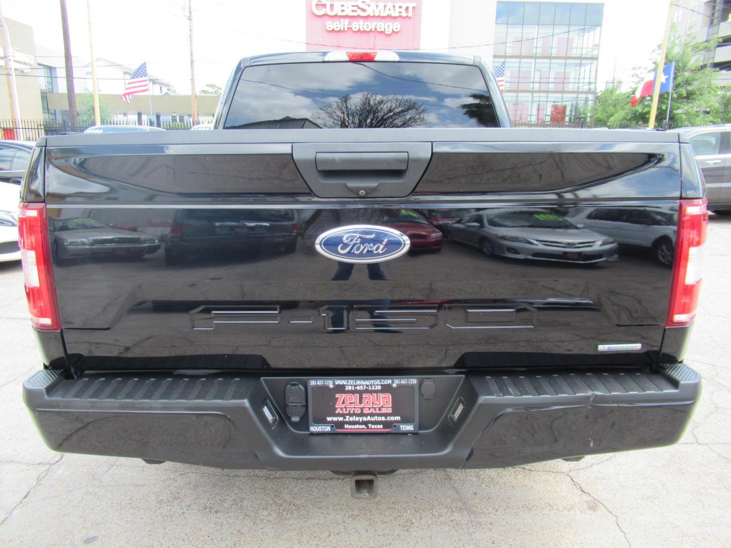 2020 Black /Black Ford F-150 King-Ranch SuperCrew 5.5-ft. 2WD (1FTEW1CP4LK) with an 2.7L V6 DOHC 24V engine, 6A transmission, located at 1511 North Shepherd Dr., Houston, TX, 77008, (281) 657-1221, 29.798361, -95.412560 - 155,141 mi VIN: 1FTEW1CP4LKD56074 Vehicle Details Crew Pickup 2.7L V6 F DOHC 24V Gasoline Rear wheel drive - Photo#20