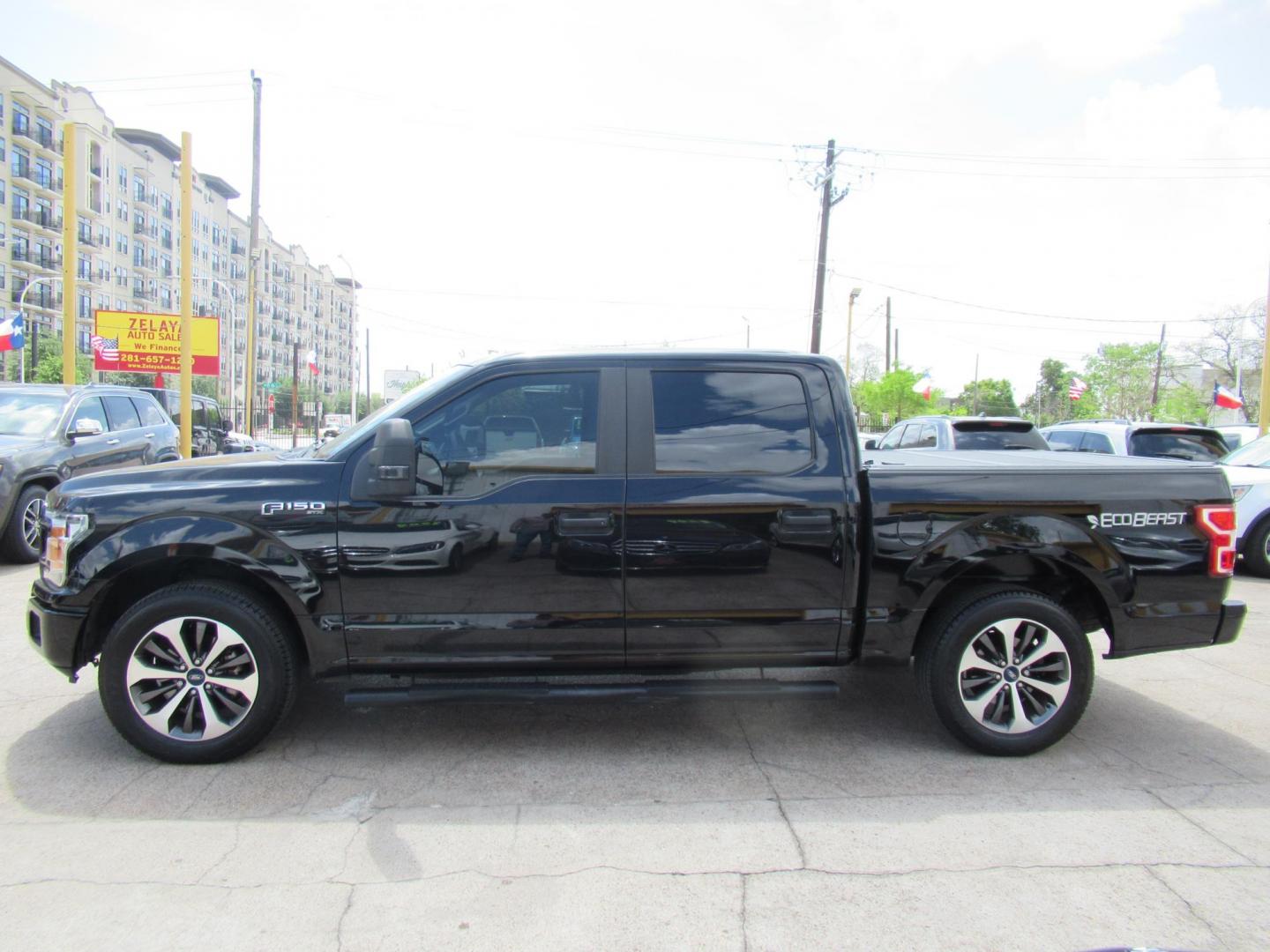 2020 Black /Black Ford F-150 King-Ranch SuperCrew 5.5-ft. 2WD (1FTEW1CP4LK) with an 2.7L V6 DOHC 24V engine, 6A transmission, located at 1511 North Shepherd Dr., Houston, TX, 77008, (281) 657-1221, 29.798361, -95.412560 - 155,141 mi VIN: 1FTEW1CP4LKD56074 Vehicle Details Crew Pickup 2.7L V6 F DOHC 24V Gasoline Rear wheel drive - Photo#25