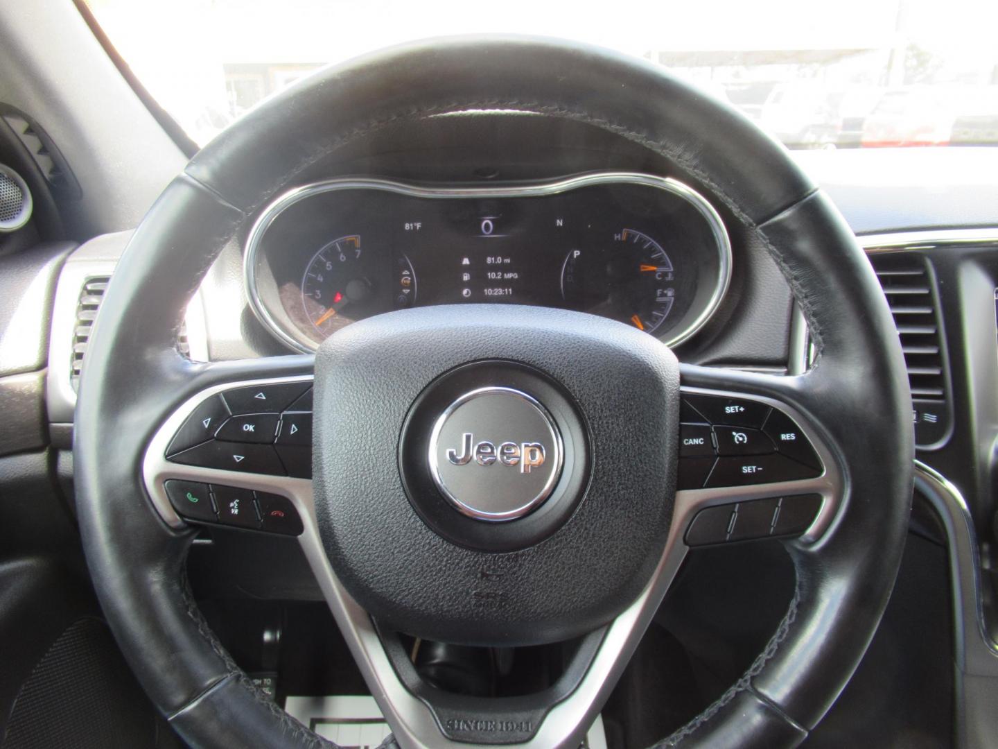 2018 White /Black Jeep Grand Cherokee Laredo 4WD (1C4RJFAG4JC) with an 3.6L V6 DOHC 24V engine, 8A transmission, located at 1511 North Shepherd Dr., Houston, TX, 77008, (281) 657-1221, 29.798361, -95.412560 - 2018 Jeep Grand Cherokee Laredo 136,281 mi VIN: 1C4RJFAG4JC179579 Vehicle Details - Photo#1