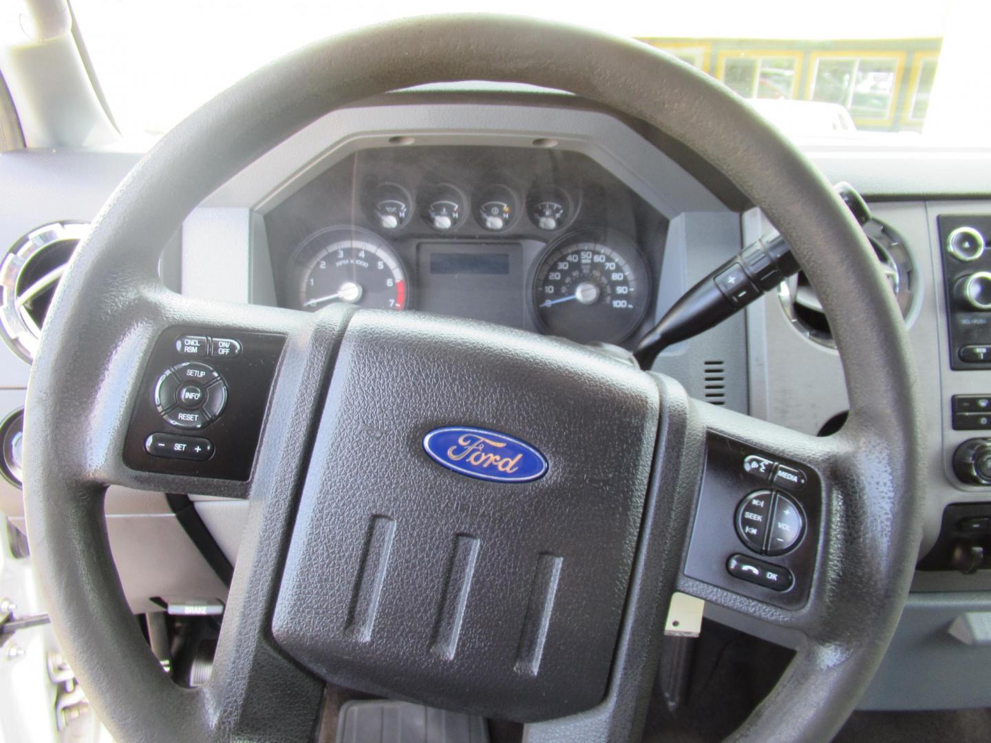 2015 White /Gray Ford F-250 SD XLT SuperCab Long Bed 4WD (1FT7X2B69FE) with an 6.2L V8 OHV 16V engine, Automatic transmission, located at 1511 North Shepherd Dr., Houston, TX, 77008, (281) 657-1221, 29.798361, -95.412560 - 2015 Ford F-250 Super Duty XLT 218,902 mi VIN: 1FT7X2B69FEA75606 Vehicle Details 4 Door Extended Cab Pickup 6.2L V8 F SOHC 16V Gasoline Rear wheel drive w/ 4X4- Photo#8