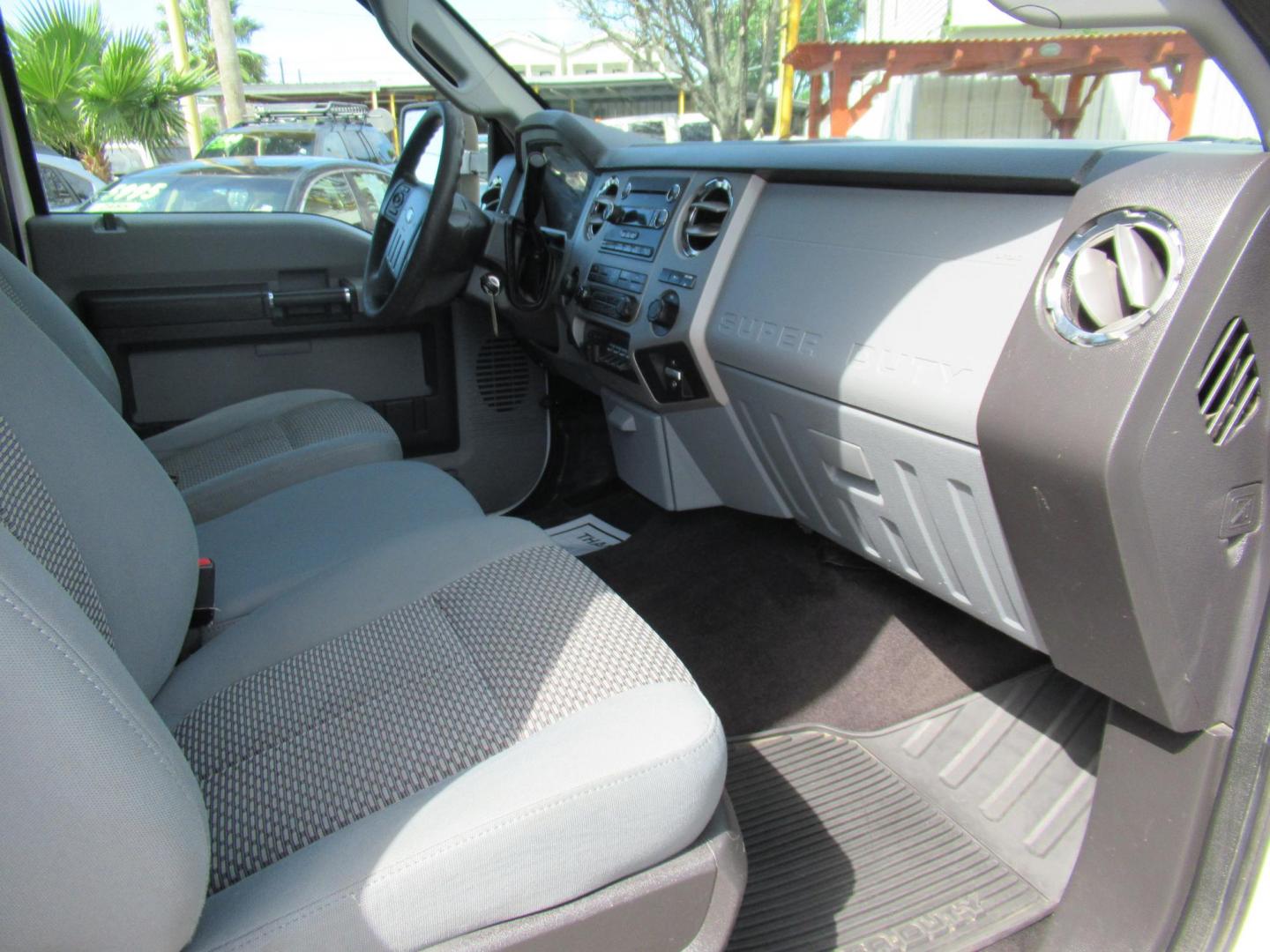 2015 White /Gray Ford F-250 SD XLT SuperCab Long Bed 4WD (1FT7X2B69FE) with an 6.2L V8 OHV 16V engine, Automatic transmission, located at 1511 North Shepherd Dr., Houston, TX, 77008, (281) 657-1221, 29.798361, -95.412560 - 2015 Ford F-250 Super Duty XLT 218,902 mi VIN: 1FT7X2B69FEA75606 Vehicle Details 4 Door Extended Cab Pickup 6.2L V8 F SOHC 16V Gasoline Rear wheel drive w/ 4X4- Photo#15