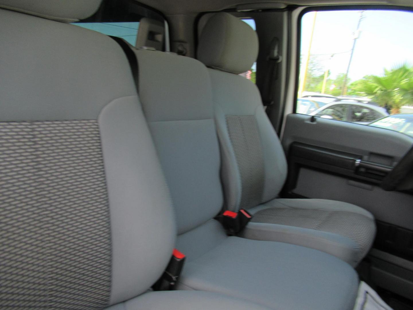 2015 White /Gray Ford F-250 SD XLT SuperCab Long Bed 4WD (1FT7X2B69FE) with an 6.2L V8 OHV 16V engine, Automatic transmission, located at 1511 North Shepherd Dr., Houston, TX, 77008, (281) 657-1221, 29.798361, -95.412560 - 2015 Ford F-250 Super Duty XLT 218,902 mi VIN: 1FT7X2B69FEA75606 Vehicle Details 4 Door Extended Cab Pickup 6.2L V8 F SOHC 16V Gasoline Rear wheel drive w/ 4X4- Photo#17