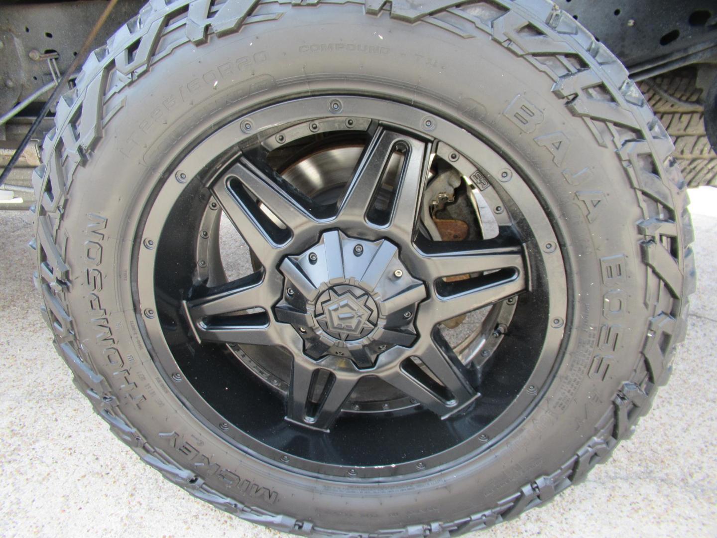 2015 White /Gray Ford F-250 SD XLT SuperCab Long Bed 4WD (1FT7X2B69FE) with an 6.2L V8 OHV 16V engine, Automatic transmission, located at 1511 North Shepherd Dr., Houston, TX, 77008, (281) 657-1221, 29.798361, -95.412560 - 2015 Ford F-250 Super Duty XLT 218,902 mi VIN: 1FT7X2B69FEA75606 Vehicle Details 4 Door Extended Cab Pickup 6.2L V8 F SOHC 16V Gasoline Rear wheel drive w/ 4X4 - Photo#38