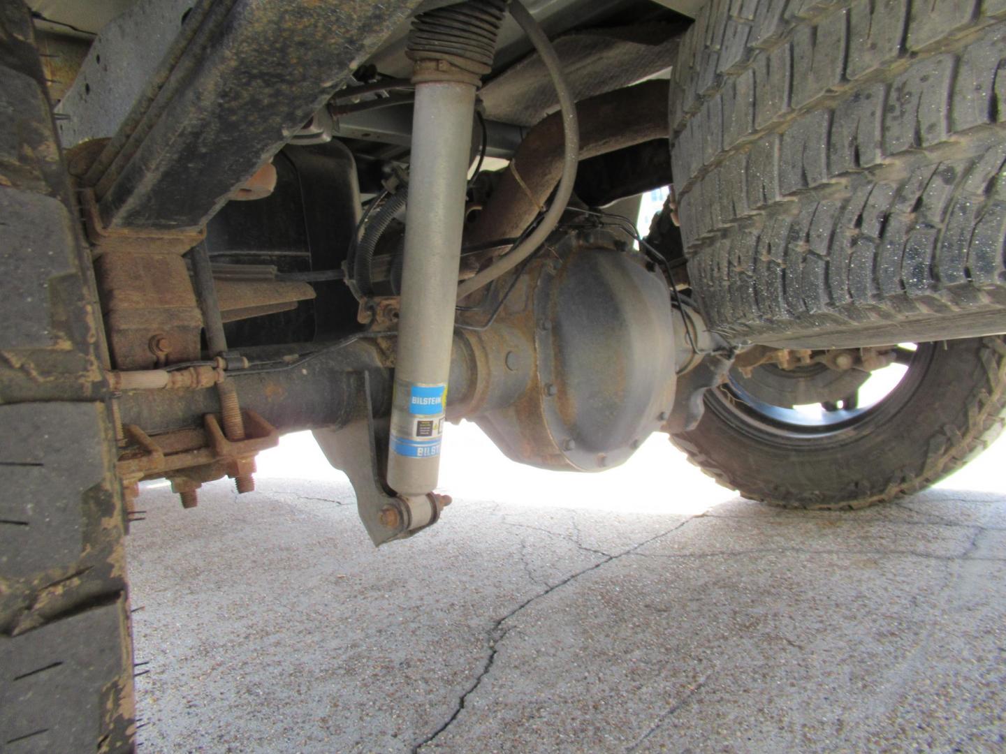 2015 White /Gray Ford F-250 SD XLT SuperCab Long Bed 4WD (1FT7X2B69FE) with an 6.2L V8 OHV 16V engine, Automatic transmission, located at 1511 North Shepherd Dr., Houston, TX, 77008, (281) 657-1221, 29.798361, -95.412560 - 2015 Ford F-250 Super Duty XLT 218,902 mi VIN: 1FT7X2B69FEA75606 Vehicle Details 4 Door Extended Cab Pickup 6.2L V8 F SOHC 16V Gasoline Rear wheel drive w/ 4X4 - Photo#39