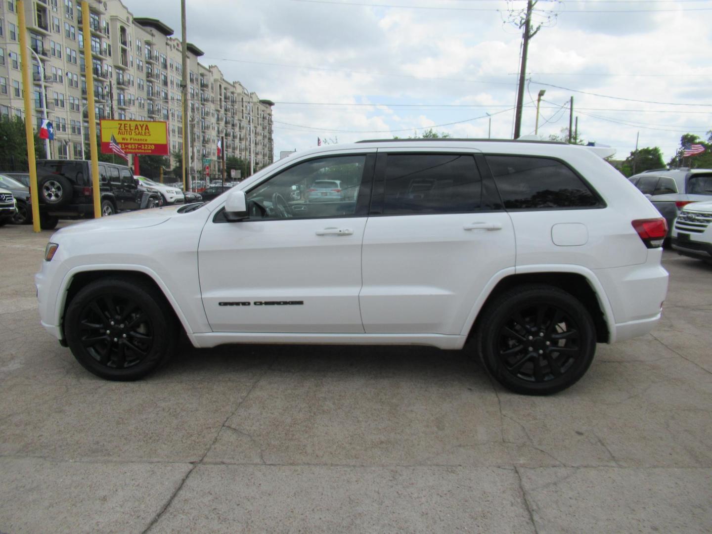 2018 White /Black Jeep Grand Cherokee Laredo 2WD (1C4RJEAG2JC) with an 3.6L V6 DOHC 24V engine, 8A transmission, located at 1511 North Shepherd Dr., Houston, TX, 77008, (281) 657-1221, 29.798361, -95.412560 - 2018 Jeep Grand Cherokee Altitude 157,176 mi VIN: 1C4RJEAG2JC208474 Vehicle Details 4 Door Wagon/Sport Utility 3.6L V6 F DOHC 24V Gasoline Rear wheel drive - Photo#0