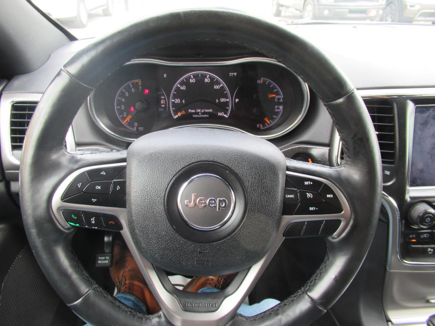 2018 White /Black Jeep Grand Cherokee Laredo 2WD (1C4RJEAG2JC) with an 3.6L V6 DOHC 24V engine, 8A transmission, located at 1511 North Shepherd Dr., Houston, TX, 77008, (281) 657-1221, 29.798361, -95.412560 - 2018 Jeep Grand Cherokee Altitude 157,176 mi VIN: 1C4RJEAG2JC208474 Vehicle Details 4 Door Wagon/Sport Utility 3.6L V6 F DOHC 24V Gasoline Rear wheel drive - Photo#1
