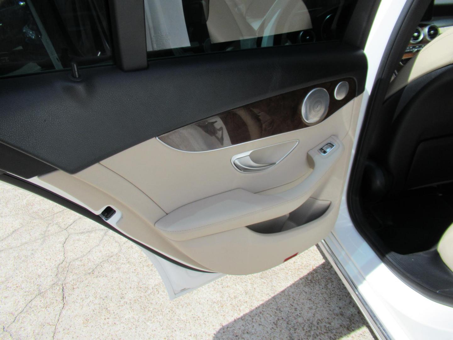 2017 White /Tan Mercedes-Benz C-Class C300 Sedan (55SWF4JB0HU) with an 2.0L L4 DOHC 16V engine, 7A transmission, located at 1511 North Shepherd Dr., Houston, TX, 77008, (281) 657-1221, 29.798361, -95.412560 - 2017 Mercedes-Benz C-Class C 300 115,078 mi VIN: 55SWF4JB0HU207967 Vehicle Details Sedan 4 DR 2.0L I4 F DOHC 16V Gasoline Rear wheel drive - Photo#11