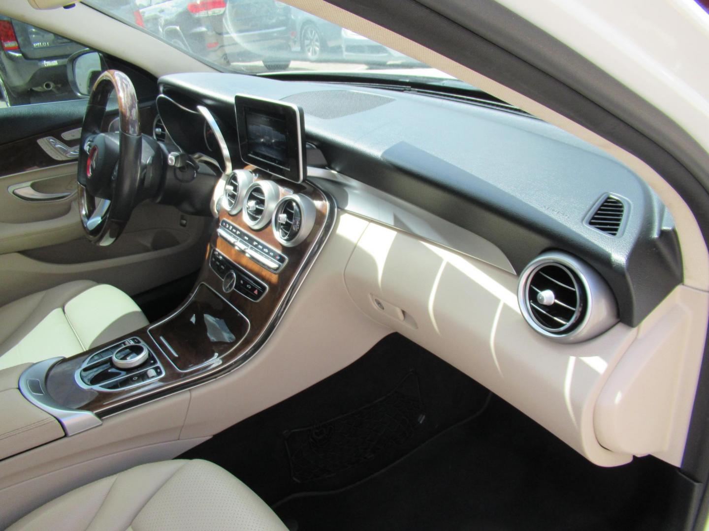 2017 White /Tan Mercedes-Benz C-Class C300 Sedan (55SWF4JB0HU) with an 2.0L L4 DOHC 16V engine, 7A transmission, located at 1511 North Shepherd Dr., Houston, TX, 77008, (281) 657-1221, 29.798361, -95.412560 - 2017 Mercedes-Benz C-Class C 300 115,078 mi VIN: 55SWF4JB0HU207967 Vehicle Details Sedan 4 DR 2.0L I4 F DOHC 16V Gasoline Rear wheel drive - Photo#15