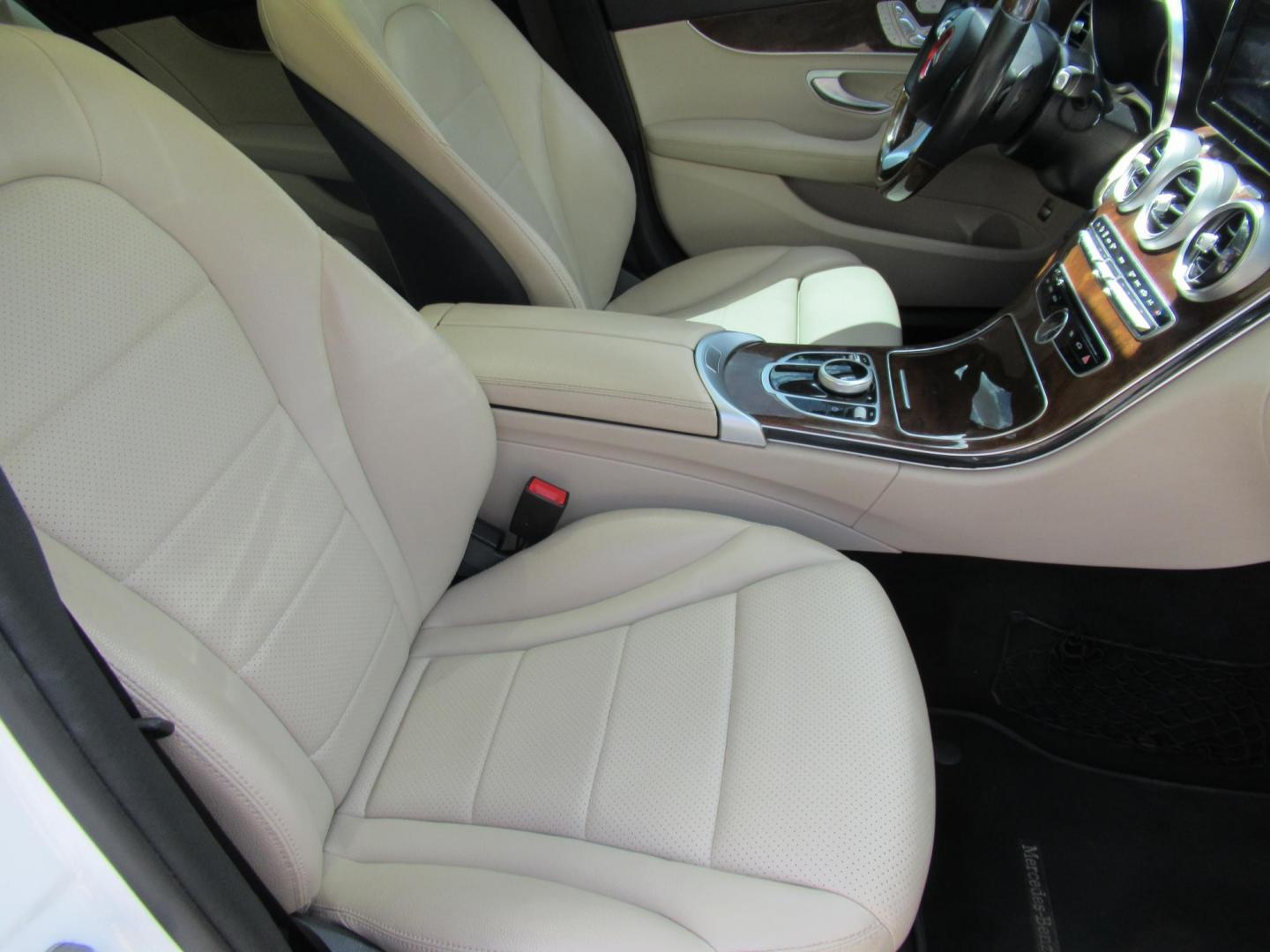 2017 White /Tan Mercedes-Benz C-Class C300 Sedan (55SWF4JB0HU) with an 2.0L L4 DOHC 16V engine, 7A transmission, located at 1511 North Shepherd Dr., Houston, TX, 77008, (281) 657-1221, 29.798361, -95.412560 - 2017 Mercedes-Benz C-Class C 300 115,078 mi VIN: 55SWF4JB0HU207967 Vehicle Details Sedan 4 DR 2.0L I4 F DOHC 16V Gasoline Rear wheel drive - Photo#16