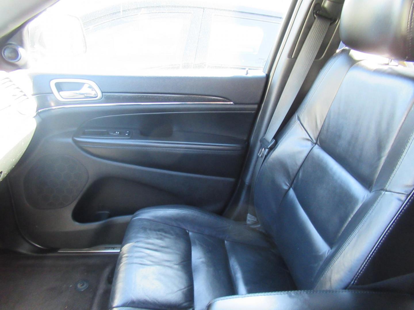 2018 Gray /Black Jeep Grand Cherokee Limited 2WD (1C4RJEBG1JC) with an 3.6L V6 DOHC 24V engine, 8A transmission, located at 1511 North Shepherd Dr., Houston, TX, 77008, (281) 657-1221, 29.798361, -95.412560 - 2018 Jeep Grand Cherokee Limited 118,144 mi VIN: 1C4RJEBG1JC288624 Original Window Sticker Vehicle Details 4 Door Wagon/Sport Utility 3.6L V6 F DOHC 24V Gasoline Rear wheel drive - Photo#3