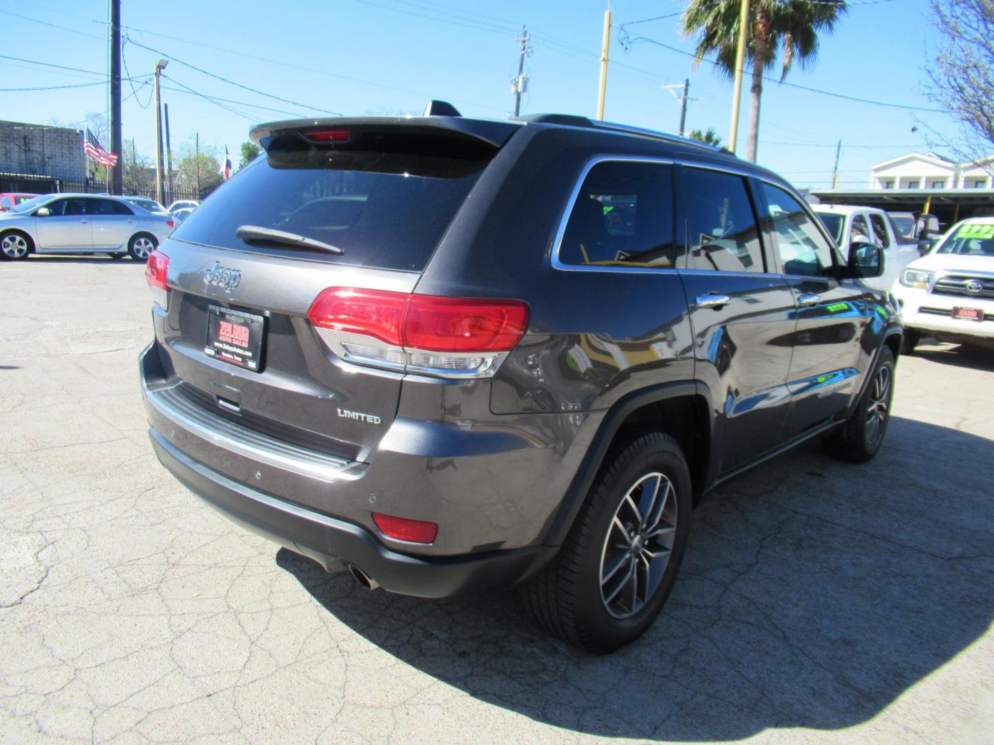 2018 Gray /Black Jeep Grand Cherokee Limited 2WD (1C4RJEBG1JC) with an 3.6L V6 DOHC 24V engine, 8A transmission, located at 1511 North Shepherd Dr., Houston, TX, 77008, (281) 657-1221, 29.798361, -95.412560 - 2018 Jeep Grand Cherokee Limited 118,144 mi VIN: 1C4RJEBG1JC288624 Original Window Sticker Vehicle Details 4 Door Wagon/Sport Utility 3.6L V6 F DOHC 24V Gasoline Rear wheel drive - Photo#16