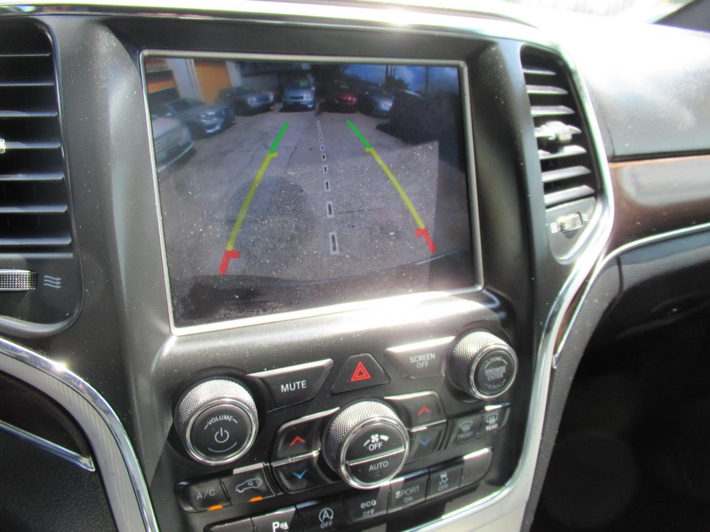 2014 Green /Tan Ford Taurus SEL FWD (1FAHP2E84EG) with an 3.5L V6 DOHC 24V engine, Automatic transmission, located at 1511 North Shepherd Dr., Houston, TX, 77008, (281) 657-1221, 29.798361, -95.412560 - 2014 Ford Taurus Sel 108,699 mi VIN: 1FAHP2E84EG109641 Original Window Sticker Vehicle Details Sedan 4 DR 3.5L V6 F DOHC 24V Gasoline Front wheel drive - Photo#1