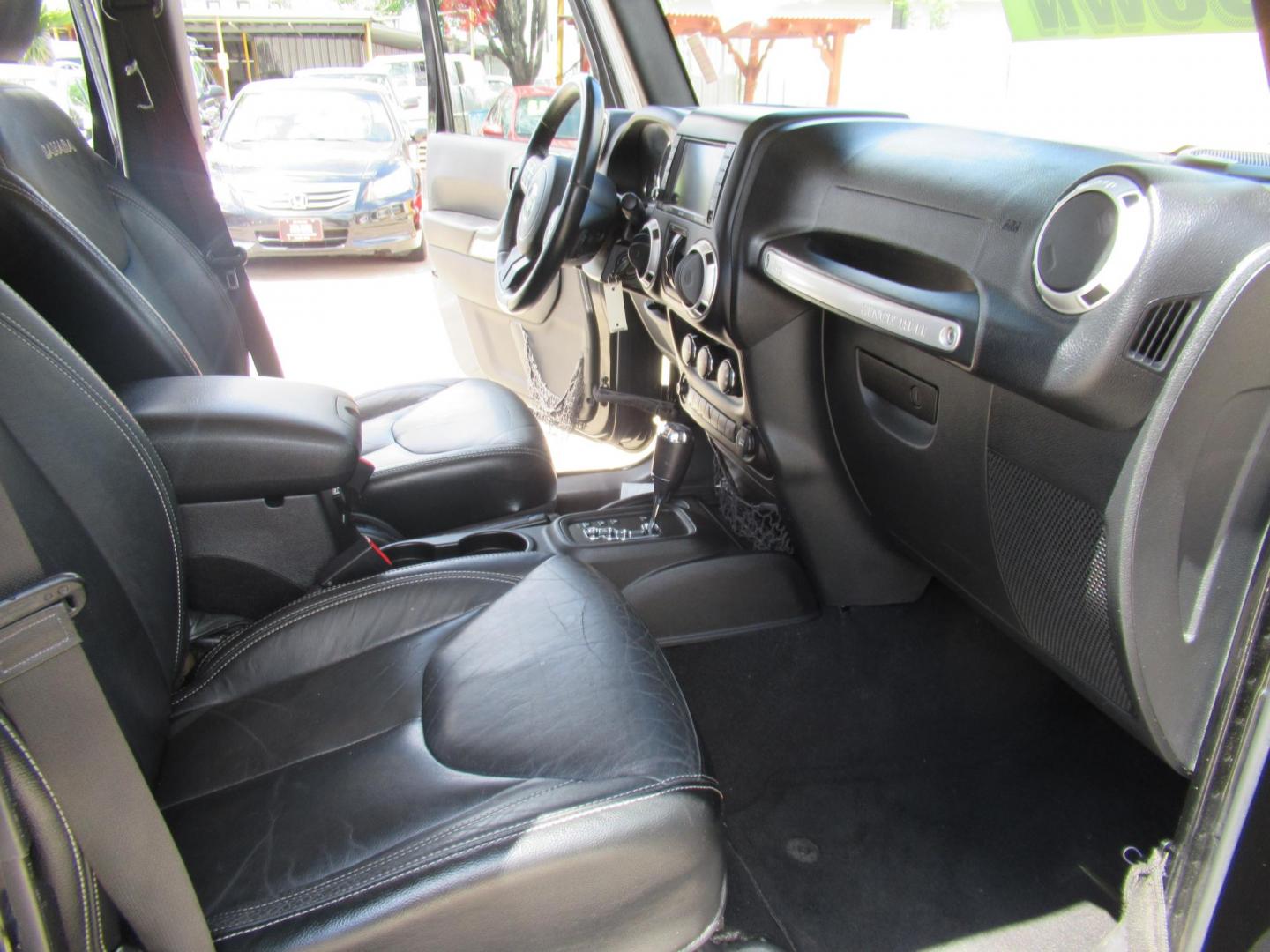 2016 Black /Black Jeep Wrangler Unlimited Sahara 4WD (1C4BJWEG3GL) with an 3.6L V6 DOHC 24V FFV engine, Automatic transmission, located at 1511 North Shepherd Dr., Houston, TX, 77008, (281) 657-1221, 29.798361, -95.412560 - 2016 Jeep Wrangler Unlimited Sahara 117,255 mi VIN: 1C4BJWEG3GL173289 Vehicle Details 4 Door Wagon/Sport Utility 3.6L V6 F DOHC 24V Gasoline Rear wheel drive w/ 4X4 - Photo#14