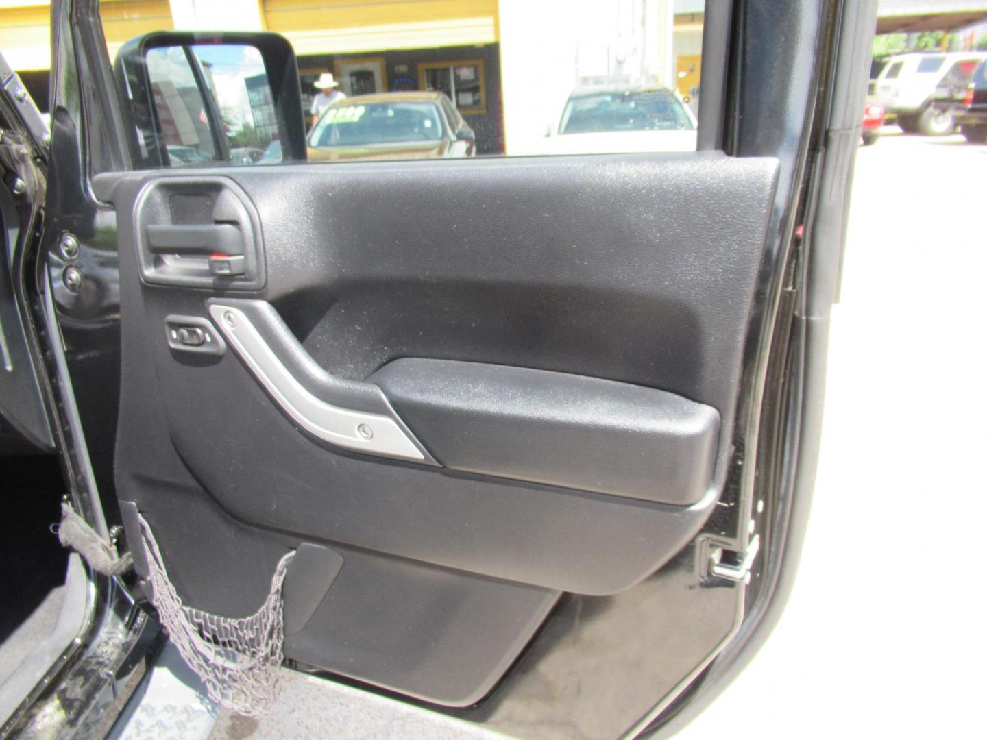 2016 Black /Black Jeep Wrangler Unlimited Sahara 4WD (1C4BJWEG3GL) with an 3.6L V6 DOHC 24V FFV engine, Automatic transmission, located at 1511 North Shepherd Dr., Houston, TX, 77008, (281) 657-1221, 29.798361, -95.412560 - 2016 Jeep Wrangler Unlimited Sahara 117,255 mi VIN: 1C4BJWEG3GL173289 Vehicle Details 4 Door Wagon/Sport Utility 3.6L V6 F DOHC 24V Gasoline Rear wheel drive w/ 4X4 - Photo#16