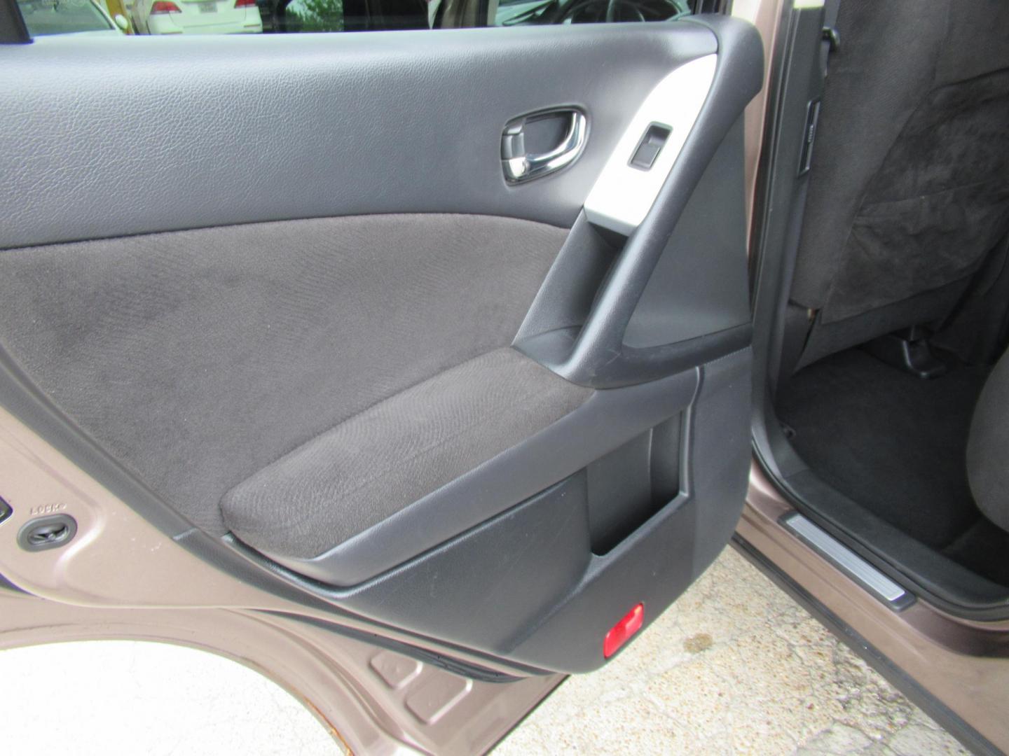 2014 Brown /Black Nissan Murano SL AWD (JN8AZ1MW1EW) with an 3.5L V6 DOHC 24V engine, Continuously Variable Transmission transmission, located at 1511 North Shepherd Dr., Houston, TX, 77008, (281) 657-1221, 29.798361, -95.412560 - 2014 Nissan Murano SV 126,909 mi VIN: JN8AZ1MW1EW511711 Original Window Sticker Vehicle Details 4 Door Wagon/Sport Utility 3.5L V6 F DOHC 24V Gasoline All wheel drive - Photo#9