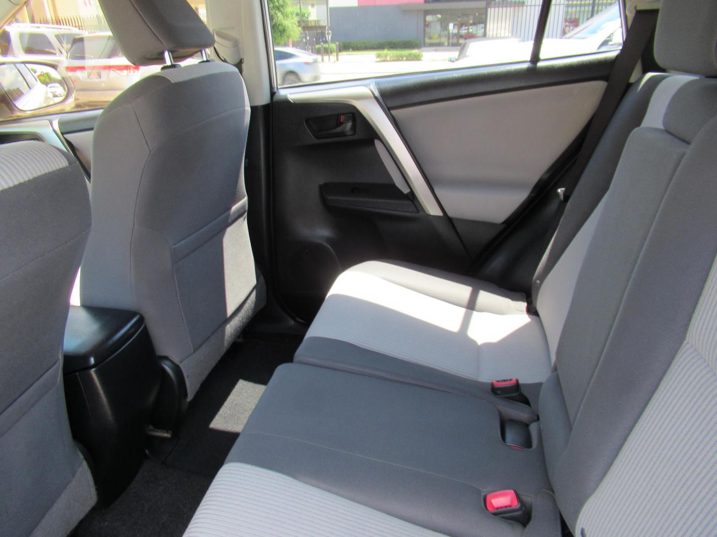 2015 Silver /Black Toyota RAV4 LE FWD (JTMZFREV0FD) with an 2.5L L4 DOHC 16V engine, 6-Speed Automatic transmission, located at 1511 North Shepherd Dr., Houston, TX, 77008, (281) 657-1221, 29.798361, -95.412560 - 2015 Toyota Rav4 LE 132,133 mi VIN: JTMZFREV0FD078567 Vehicle Details 4 Door Wagon/Sport Utility 2.5L I4 F DOHC 16V Gasoline Front wheel drive - Photo#11