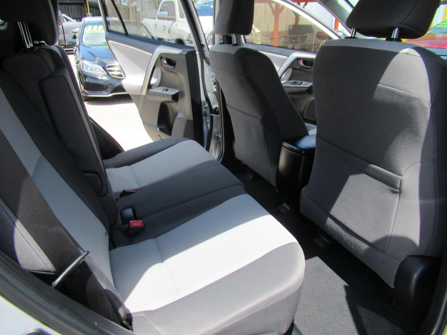 2015 Silver /Black Toyota RAV4 LE FWD (JTMZFREV0FD) with an 2.5L L4 DOHC 16V engine, 6-Speed Automatic transmission, located at 1511 North Shepherd Dr., Houston, TX, 77008, (281) 657-1221, 29.798361, -95.412560 - 2015 Toyota Rav4 LE 132,133 mi VIN: JTMZFREV0FD078567 Vehicle Details 4 Door Wagon/Sport Utility 2.5L I4 F DOHC 16V Gasoline Front wheel drive - Photo#14