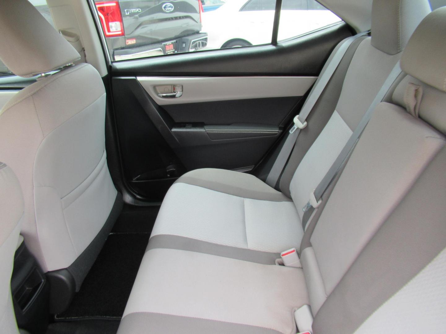 2019 Silver /Black Toyota Corolla SE CVT (2T1BURHEXKC) with an 1.8L L4 DOHC 16V engine, CVT transmission, located at 1511 North Shepherd Dr., Houston, TX, 77008, (281) 657-1221, 29.798361, -95.412560 - 2019 Toyota Corolla LE 136,244 mi VIN: 2T1BURHEXKC167508 Original Window Sticker Vehicle Details Sedan 4 DR 1.8L I4 F DOHC 16V Gasoline Front wheel drive- Photo#9
