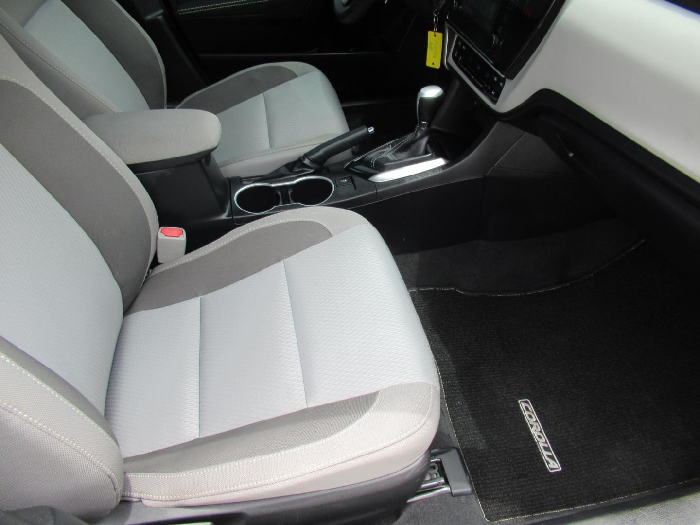 2019 Silver /Black Toyota Corolla SE CVT (2T1BURHEXKC) with an 1.8L L4 DOHC 16V engine, CVT transmission, located at 1511 North Shepherd Dr., Houston, TX, 77008, (281) 657-1221, 29.798361, -95.412560 - 2019 Toyota Corolla LE 136,244 mi VIN: 2T1BURHEXKC167508 Original Window Sticker Vehicle Details Sedan 4 DR 1.8L I4 F DOHC 16V Gasoline Front wheel drive- Photo#15