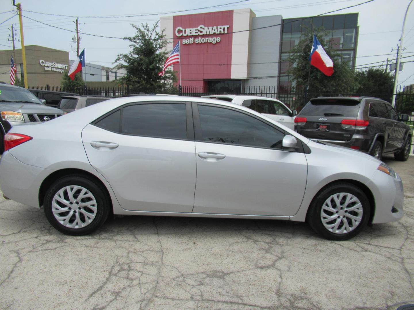 2019 Silver /Black Toyota Corolla SE CVT (2T1BURHEXKC) with an 1.8L L4 DOHC 16V engine, CVT transmission, located at 1511 North Shepherd Dr., Houston, TX, 77008, (281) 657-1221, 29.798361, -95.412560 - 2019 Toyota Corolla LE 136,244 mi VIN: 2T1BURHEXKC167508 Original Window Sticker Vehicle Details Sedan 4 DR 1.8L I4 F DOHC 16V Gasoline Front wheel drive- Photo#24