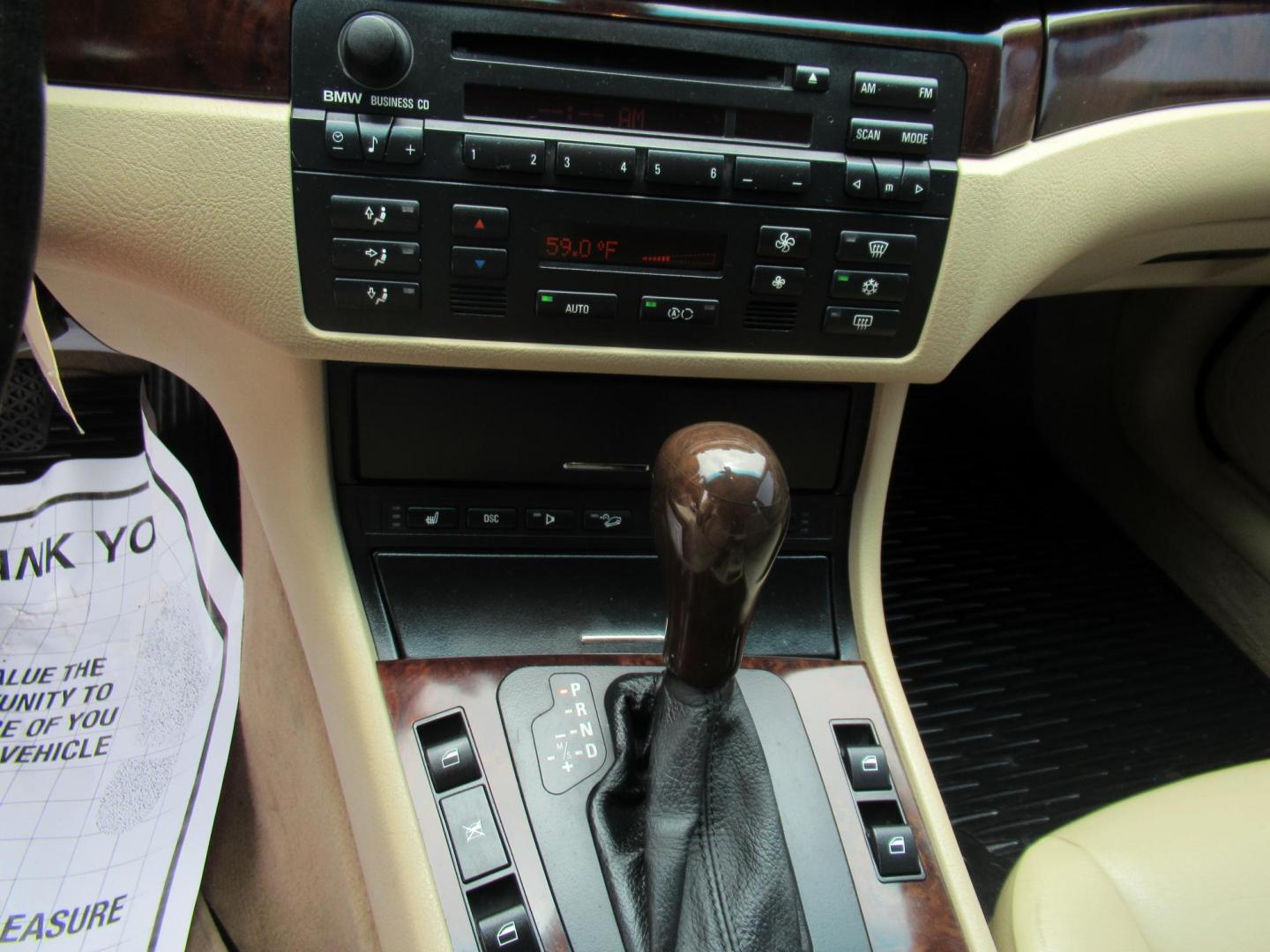 2004 White /Tan BMW 3-Series Sport Wagon 325xi (WBAEP33484P) with an 2.5L L6 DOHC 24V engine, located at 1511 North Shepherd Dr., Houston, TX, 77008, (281) 657-1221, 29.798361, -95.412560 - 2004 BMW 3 Series 325XI 81,305 mi VIN: WBAEP33484PF04486 Vehicle Details Wagon 4 DR 2.5L I6 F DOHC 24V Gasoline All wheel drive - Photo#4
