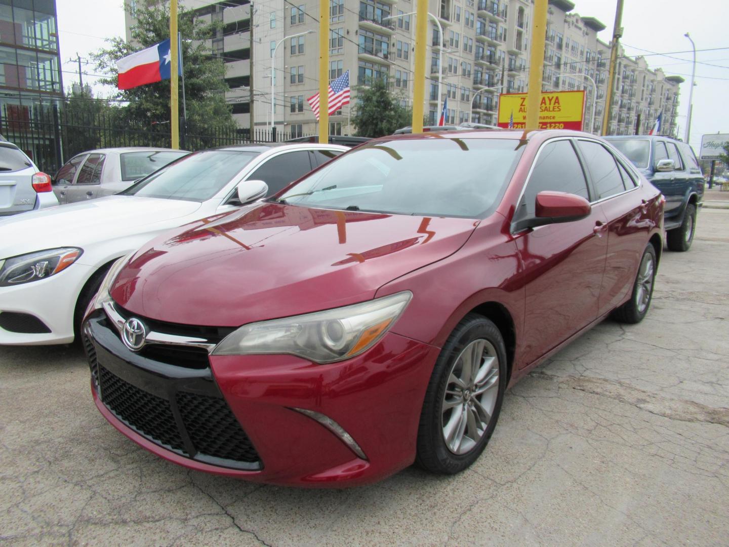 2017 Red /Black Toyota Camry SE (4T1BF1FK1HU) with an 2.5L L4 DOHC 16V engine, 6A transmission, located at 1511 North Shepherd Dr., Houston, TX, 77008, (281) 657-1221, 29.798361, -95.412560 - 2017 Toyota Camry SE 155,815 mi VIN: 4T1BF1FK1HU814132 Vehicle Details Sedan 4 DR 2.5L I4 F DOHC 16V Gasoline Front wheel drive - Photo#8