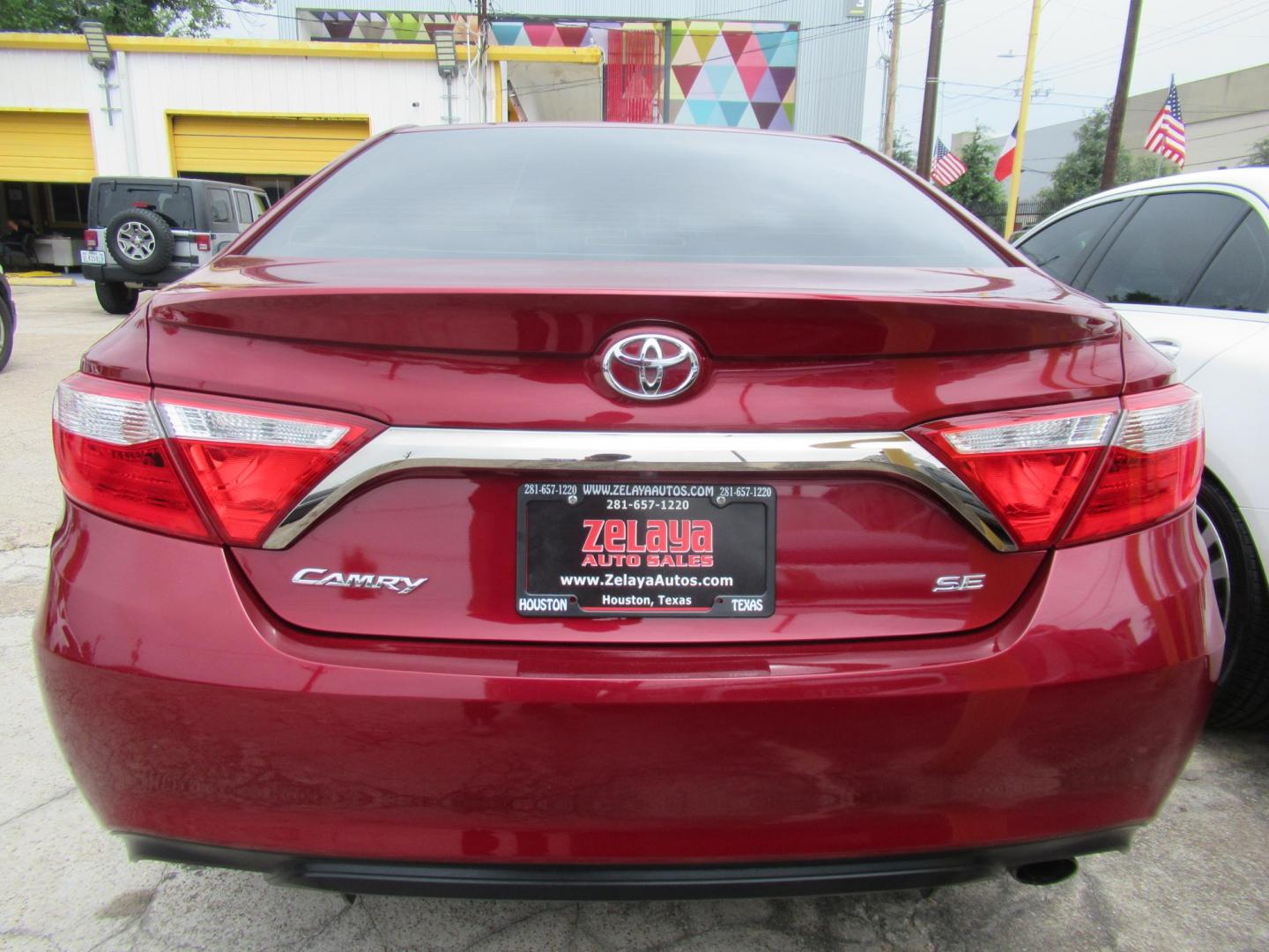 2017 Red /Black Toyota Camry SE (4T1BF1FK1HU) with an 2.5L L4 DOHC 16V engine, 6A transmission, located at 1511 North Shepherd Dr., Houston, TX, 77008, (281) 657-1221, 29.798361, -95.412560 - 2017 Toyota Camry SE 155,815 mi VIN: 4T1BF1FK1HU814132 Vehicle Details Sedan 4 DR 2.5L I4 F DOHC 16V Gasoline Front wheel drive - Photo#11