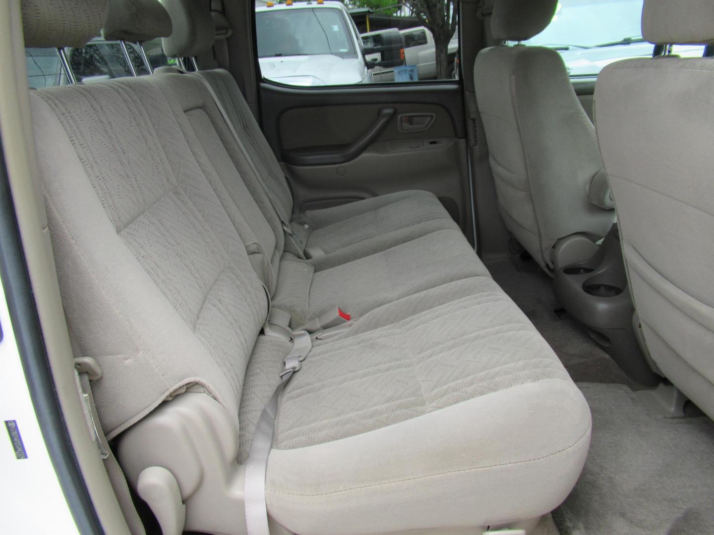 2005 White /Tan Toyota Tundra Limited Double Cab 4WD (5TBDT48125S) with an 4.7L V8 DOHC 32V engine, 5-Speed Automatic Overdrive transmission, located at 1511 North Shepherd Dr., Houston, TX, 77008, (281) 657-1221, 29.798361, -95.412560 - 2005 Toyota Tundra Limited 130,737 mi VIN: 5TBDT48125S483324 Vehicle Details 4 Door Extended Cab Pickup 4.7L V8 F DOHC 32V Gasoline Rear wheel drive w/ 4X4 - Photo#2