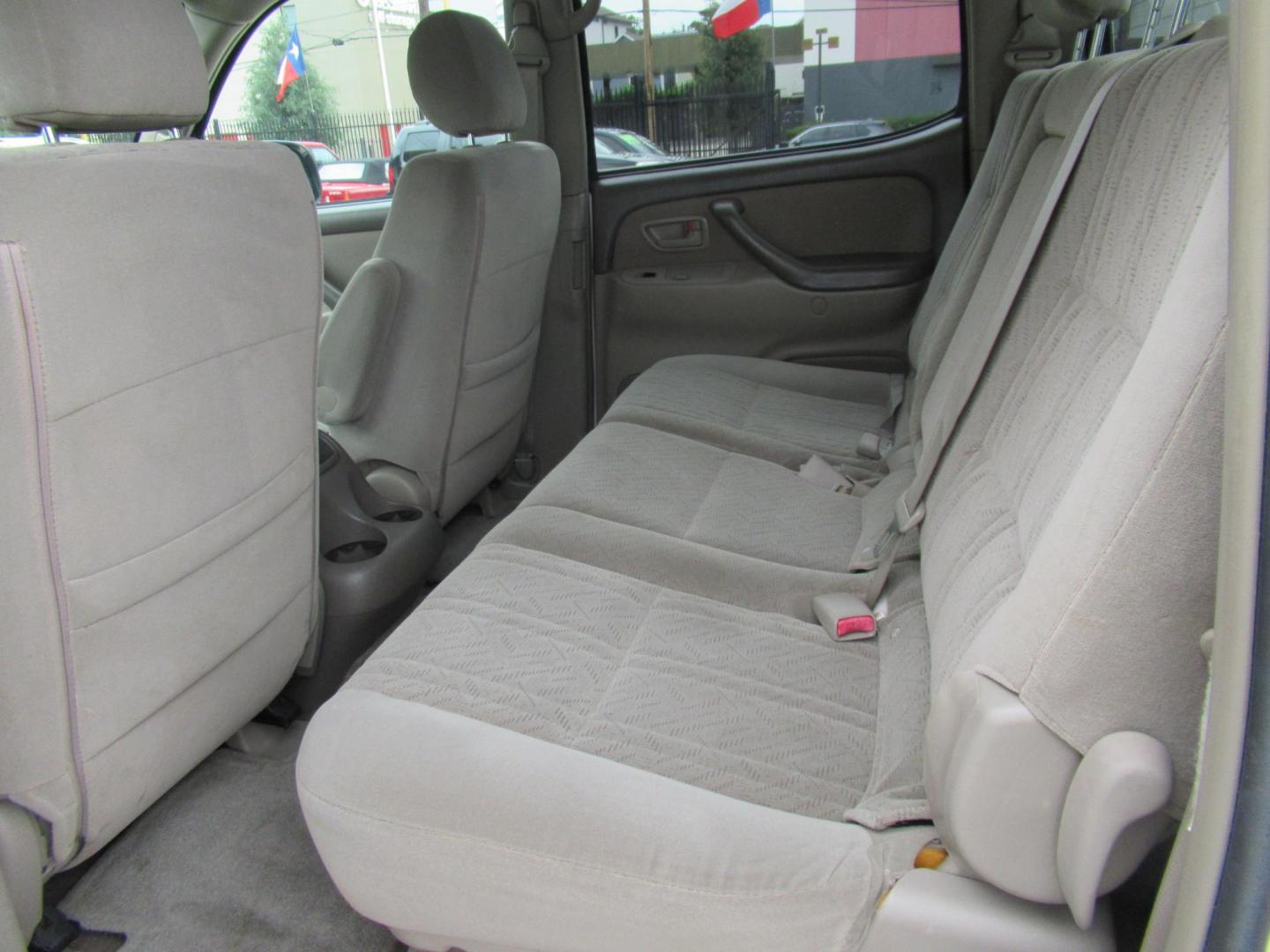 2005 White /Tan Toyota Tundra Limited Double Cab 4WD (5TBDT48125S) with an 4.7L V8 DOHC 32V engine, 5-Speed Automatic Overdrive transmission, located at 1511 North Shepherd Dr., Houston, TX, 77008, (281) 657-1221, 29.798361, -95.412560 - 2005 Toyota Tundra Limited 130,737 mi VIN: 5TBDT48125S483324 Vehicle Details 4 Door Extended Cab Pickup 4.7L V8 F DOHC 32V Gasoline Rear wheel drive w/ 4X4 - Photo#12