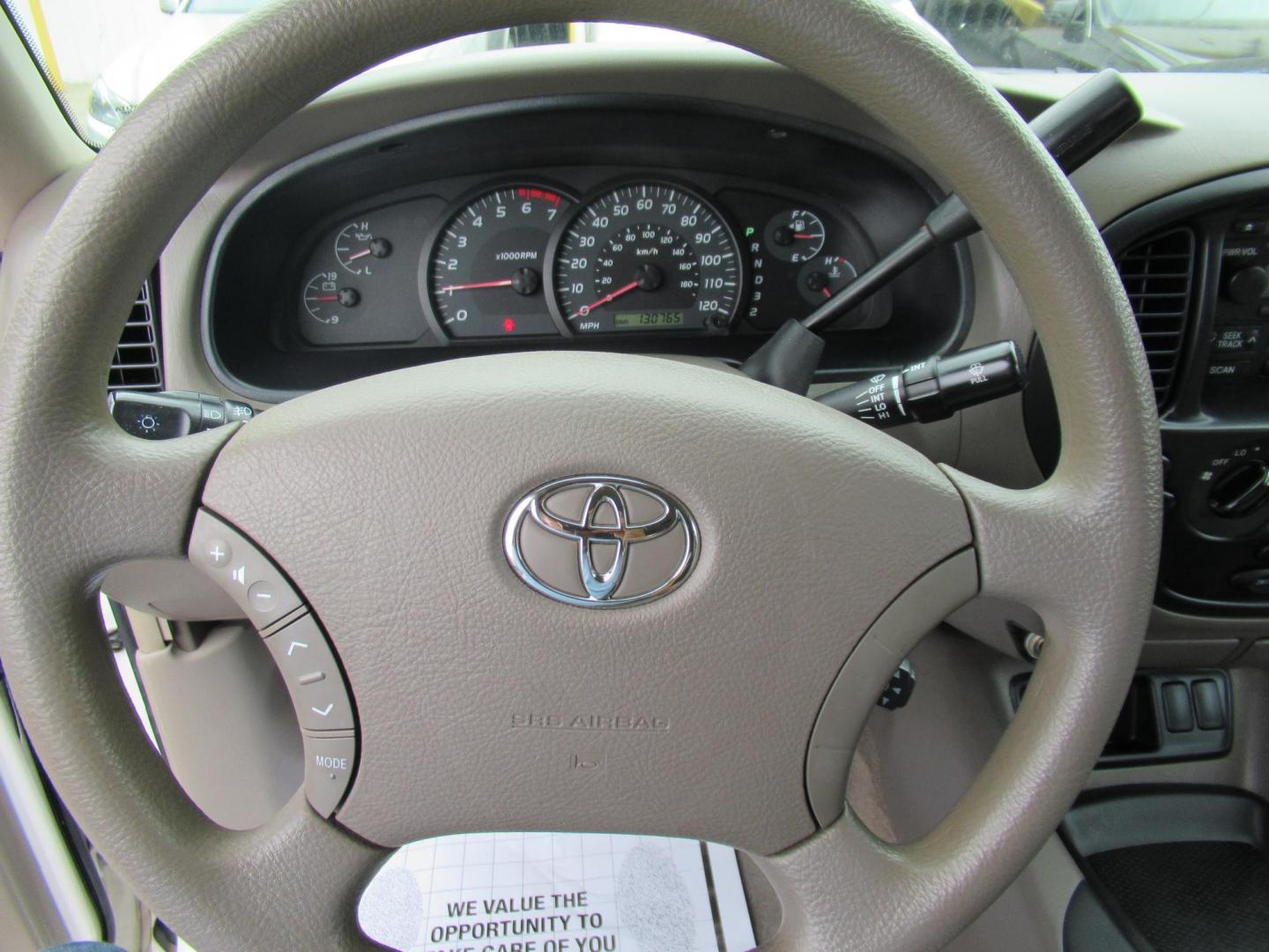 2005 White /Tan Toyota Tundra Limited Double Cab 4WD (5TBDT48125S) with an 4.7L V8 DOHC 32V engine, 5-Speed Automatic Overdrive transmission, located at 1511 North Shepherd Dr., Houston, TX, 77008, (281) 657-1221, 29.798361, -95.412560 - 2005 Toyota Tundra Limited 130,737 mi VIN: 5TBDT48125S483324 Vehicle Details 4 Door Extended Cab Pickup 4.7L V8 F DOHC 32V Gasoline Rear wheel drive w/ 4X4 - Photo#19