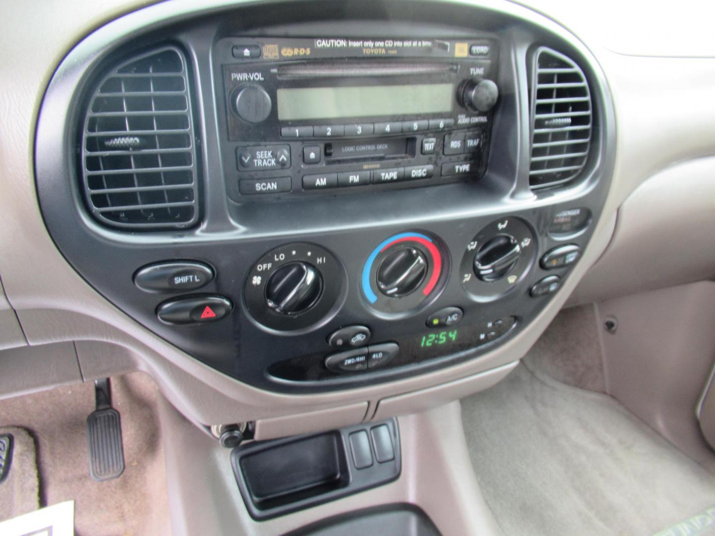 2005 White /Tan Toyota Tundra Limited Double Cab 4WD (5TBDT48125S) with an 4.7L V8 DOHC 32V engine, 5-Speed Automatic Overdrive transmission, located at 1511 North Shepherd Dr., Houston, TX, 77008, (281) 657-1221, 29.798361, -95.412560 - 2005 Toyota Tundra Limited 130,737 mi VIN: 5TBDT48125S483324 Vehicle Details 4 Door Extended Cab Pickup 4.7L V8 F DOHC 32V Gasoline Rear wheel drive w/ 4X4 - Photo#20