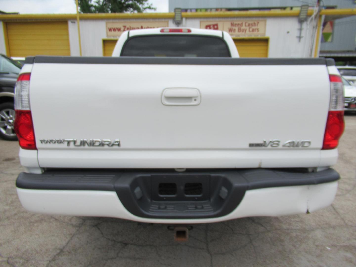 2005 White /Tan Toyota Tundra Limited Double Cab 4WD (5TBDT48125S) with an 4.7L V8 DOHC 32V engine, 5-Speed Automatic Overdrive transmission, located at 1511 North Shepherd Dr., Houston, TX, 77008, (281) 657-1221, 29.798361, -95.412560 - 2005 Toyota Tundra Limited 130,737 mi VIN: 5TBDT48125S483324 Vehicle Details 4 Door Extended Cab Pickup 4.7L V8 F DOHC 32V Gasoline Rear wheel drive w/ 4X4 - Photo#28