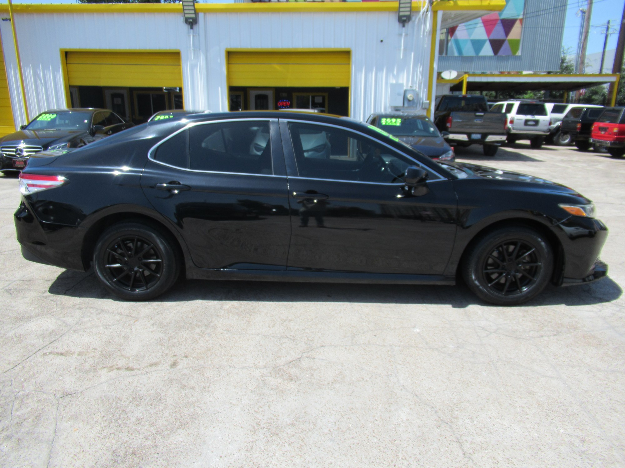photo of 2018 Toyota Camry LE