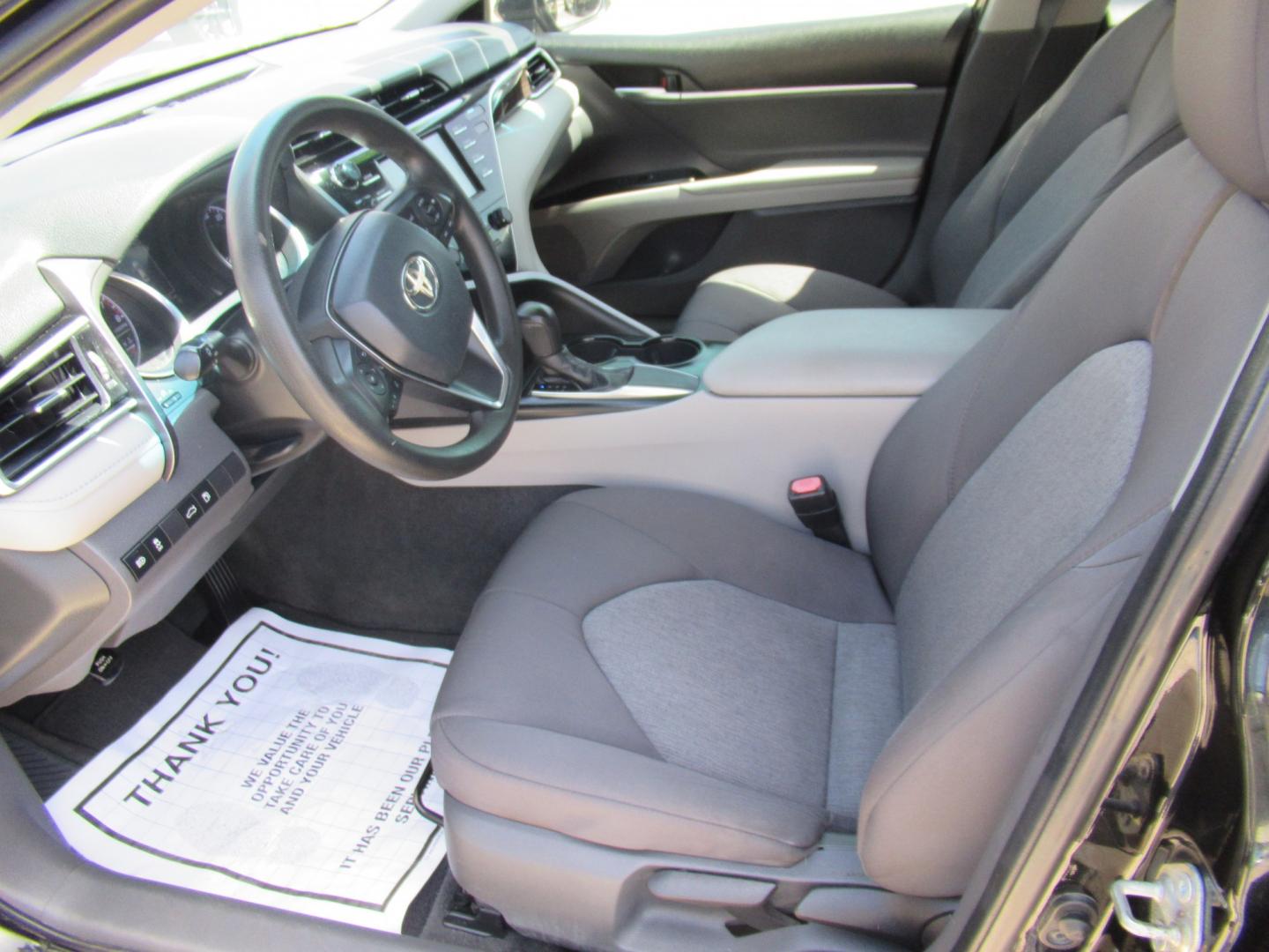 2018 Black /Black Toyota Camry LE (4T1B11HK8JU) with an 2.5L L4 DOHC 16V engine, 8A transmission, located at 1511 North Shepherd Dr., Houston, TX, 77008, (281) 657-1221, 29.798361, -95.412560 - 2018 Toyota Camry L 133,198 mi VIN: 4T1B11HK8JU077397 Vehicle Details Sedan 4 DR 2.5L I4 F DOHC 16V Gasoline Front wheel drive- Photo#1