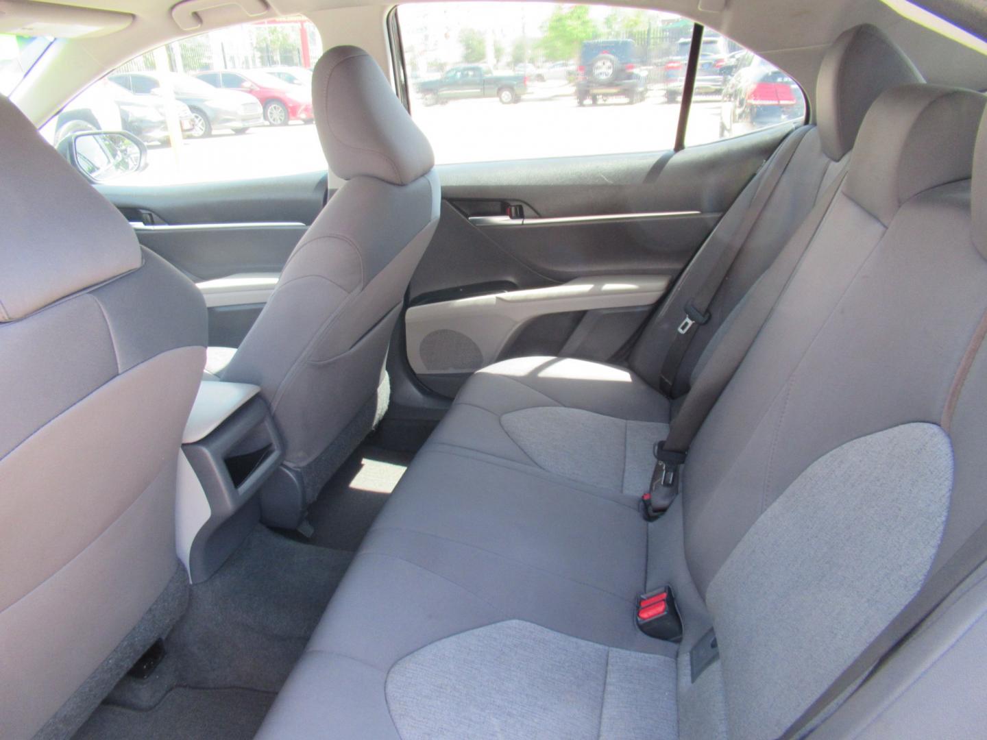 2018 Black /Black Toyota Camry LE (4T1B11HK8JU) with an 2.5L L4 DOHC 16V engine, 8A transmission, located at 1511 North Shepherd Dr., Houston, TX, 77008, (281) 657-1221, 29.798361, -95.412560 - 2018 Toyota Camry L 133,198 mi VIN: 4T1B11HK8JU077397 Vehicle Details Sedan 4 DR 2.5L I4 F DOHC 16V Gasoline Front wheel drive- Photo#8