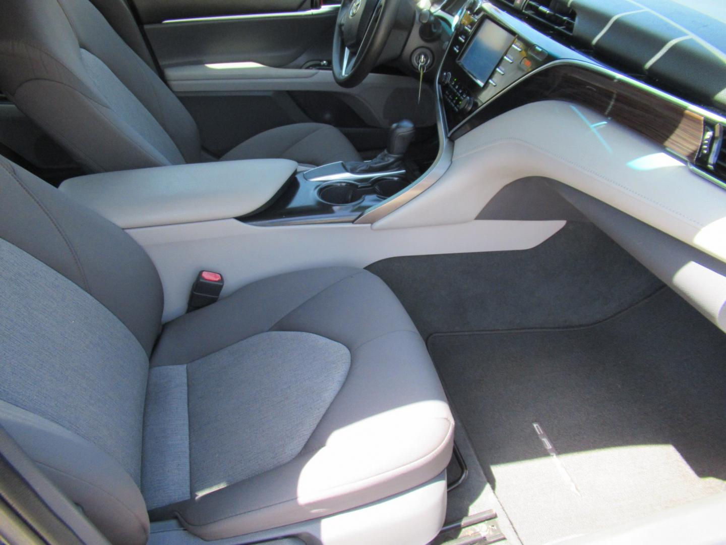 2018 Black /Black Toyota Camry LE (4T1B11HK8JU) with an 2.5L L4 DOHC 16V engine, 8A transmission, located at 1511 North Shepherd Dr., Houston, TX, 77008, (281) 657-1221, 29.798361, -95.412560 - 2018 Toyota Camry L 133,198 mi VIN: 4T1B11HK8JU077397 Vehicle Details Sedan 4 DR 2.5L I4 F DOHC 16V Gasoline Front wheel drive- Photo#12