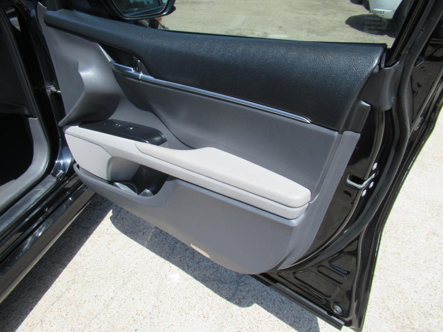 2018 Black /Black Toyota Camry LE (4T1B11HK8JU) with an 2.5L L4 DOHC 16V engine, 8A transmission, located at 1511 North Shepherd Dr., Houston, TX, 77008, (281) 657-1221, 29.798361, -95.412560 - 2018 Toyota Camry L 133,198 mi VIN: 4T1B11HK8JU077397 Vehicle Details Sedan 4 DR 2.5L I4 F DOHC 16V Gasoline Front wheel drive- Photo#14