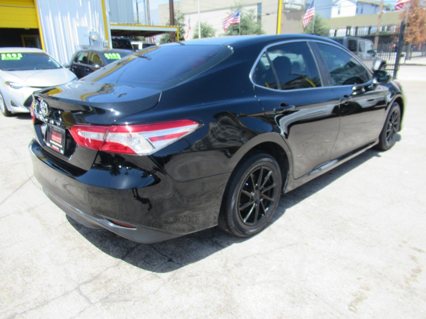 2018 Black /Black Toyota Camry LE (4T1B11HK8JU) with an 2.5L L4 DOHC 16V engine, 8A transmission, located at 1511 North Shepherd Dr., Houston, TX, 77008, (281) 657-1221, 29.798361, -95.412560 - 2018 Toyota Camry L 133,198 mi VIN: 4T1B11HK8JU077397 Vehicle Details Sedan 4 DR 2.5L I4 F DOHC 16V Gasoline Front wheel drive- Photo#15