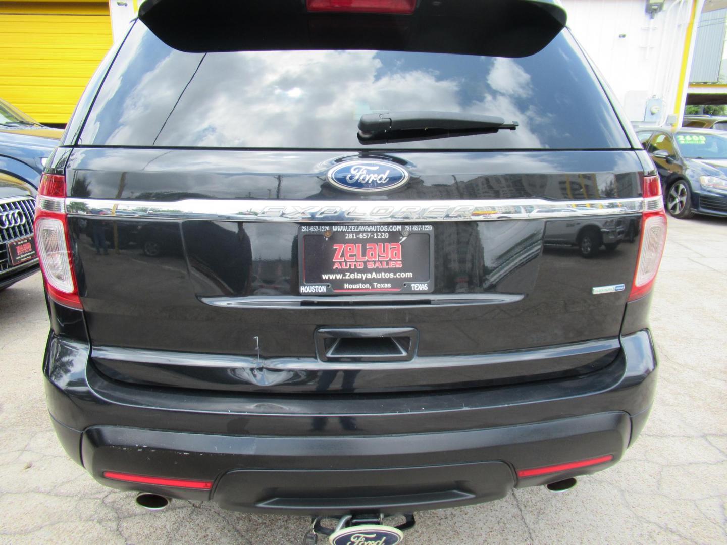2014 Black /Gray Ford Explorer Base 4WD (1FM5K8B85EG) with an 3.5L V6 DOHC 24V engine, 6-Speed Automatic transmission, located at 1511 North Shepherd Dr., Houston, TX, 77008, (281) 657-1221, 29.798361, -95.412560 - 2014 Ford Explorer 199,112 mi VIN: 1FM5K8B85EGA38156 Vehicle Details 4 Door Wagon/Sport Utility 3.5L V6 F DOHC 24V Gasoline Front wheel drive w/ 4X4 - Photo#13