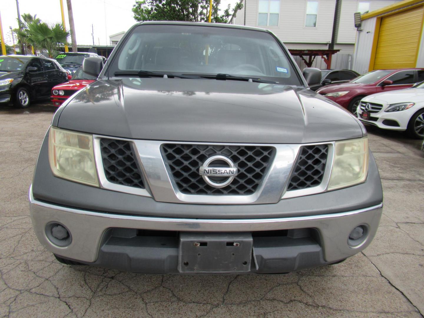 2007 Nissan Frontier LE Crew Cab Long Bed 2WD (1N6AD09U47C) with an 4.0L V6 DOHC 24V engine, 5-Speed Automatic Overdrive transmission, located at 1511 North Shepherd Dr., Houston, TX, 77008, (281) 657-1221, 29.798361, -95.412560 - Photo#5