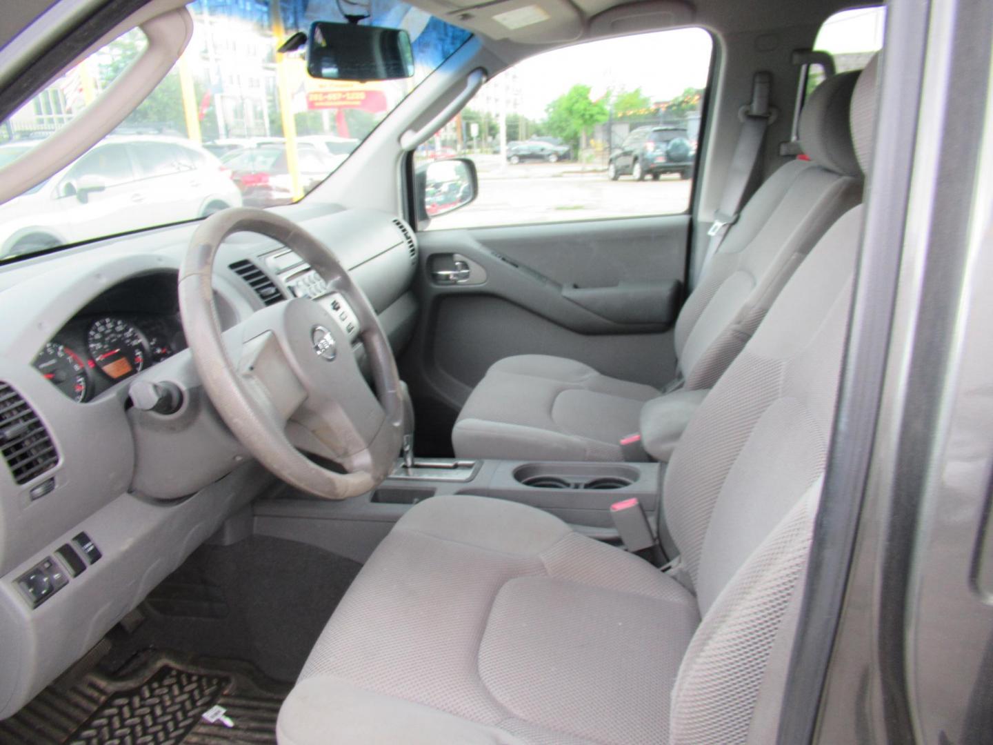 2007 Nissan Frontier LE Crew Cab Long Bed 2WD (1N6AD09U47C) with an 4.0L V6 DOHC 24V engine, 5-Speed Automatic Overdrive transmission, located at 1511 North Shepherd Dr., Houston, TX, 77008, (281) 657-1221, 29.798361, -95.412560 - Photo#11