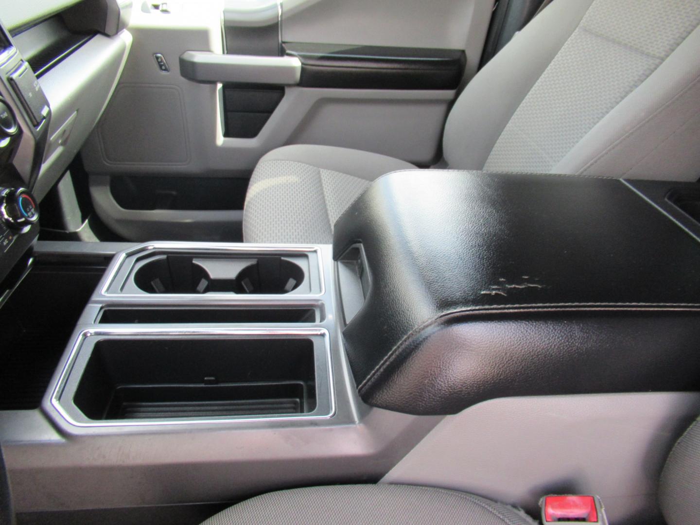 2018 Black /Gray Ford F-150 XLT SuperCrew 5.5-ft. Bed 2WD (1FTEW1CG1JK) with an 3.5L V6 TURBO engine, 6A transmission, located at 1511 North Shepherd Dr., Houston, TX, 77008, (281) 657-1221, 29.798361, -95.412560 - 2018 Ford F-150 XLT 129,418 mi VIN: 1FTEW1CG1JKF55757 Vehicle Details Crew Pickup 3.5L V6 F DOHC 24VGasoline Rear wheel drive- Photo#8