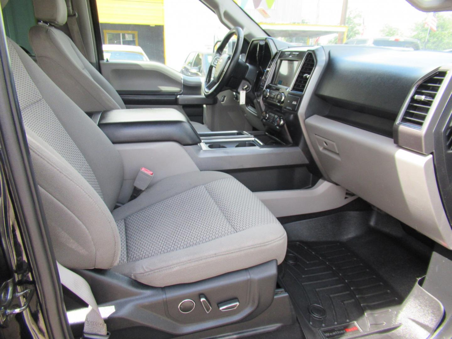 2018 Black /Gray Ford F-150 XLT SuperCrew 5.5-ft. Bed 2WD (1FTEW1CG1JK) with an 3.5L V6 TURBO engine, 6A transmission, located at 1511 North Shepherd Dr., Houston, TX, 77008, (281) 657-1221, 29.798361, -95.412560 - 2018 Ford F-150 XLT 129,418 mi VIN: 1FTEW1CG1JKF55757 Vehicle Details Crew Pickup 3.5L V6 F DOHC 24VGasoline Rear wheel drive- Photo#16