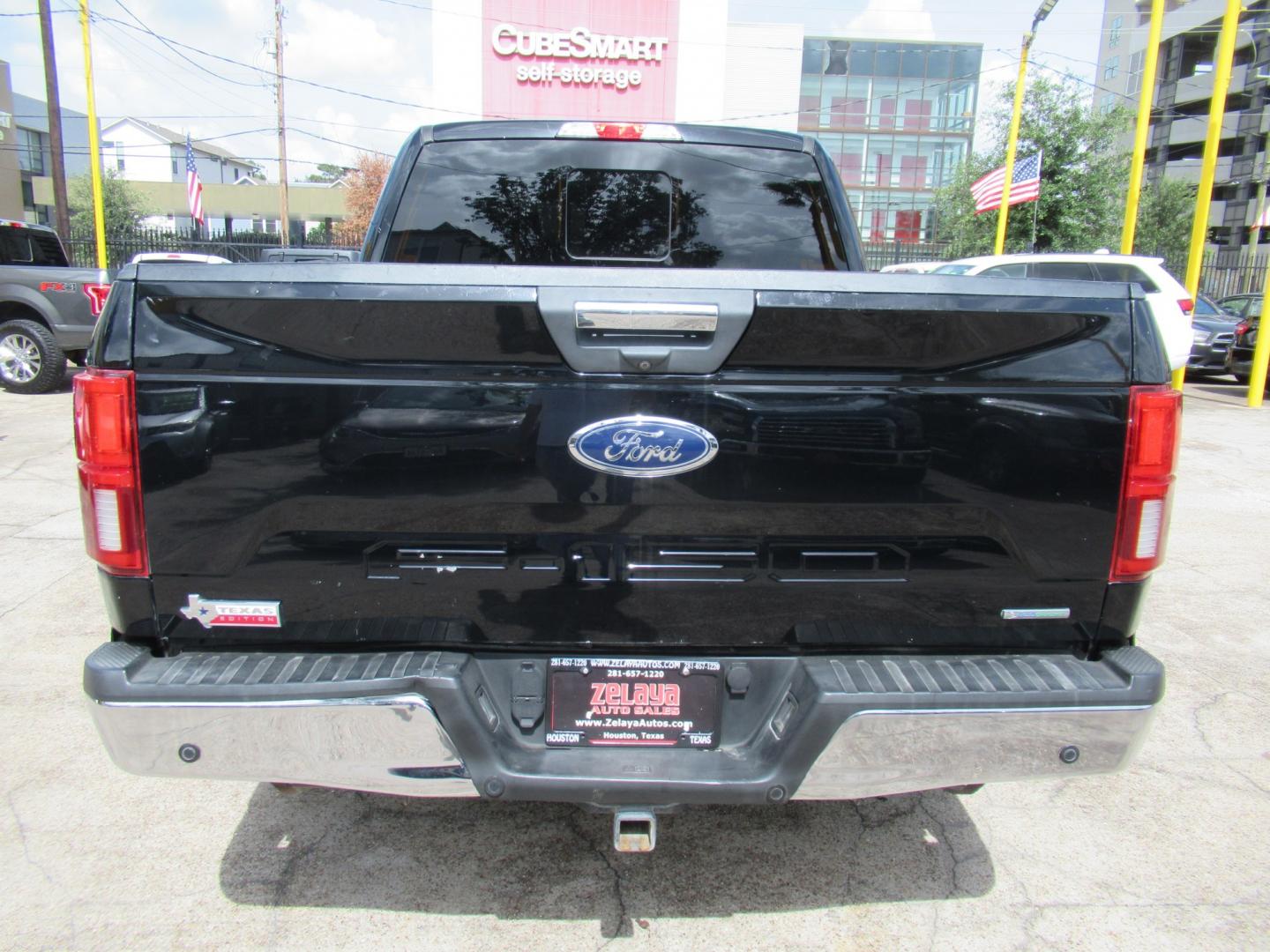 2018 Black /Gray Ford F-150 XLT SuperCrew 5.5-ft. Bed 2WD (1FTEW1CG1JK) with an 3.5L V6 TURBO engine, 6A transmission, located at 1511 North Shepherd Dr., Houston, TX, 77008, (281) 657-1221, 29.798361, -95.412560 - 2018 Ford F-150 XLT 129,418 mi VIN: 1FTEW1CG1JKF55757 Vehicle Details Crew Pickup 3.5L V6 F DOHC 24VGasoline Rear wheel drive- Photo#21