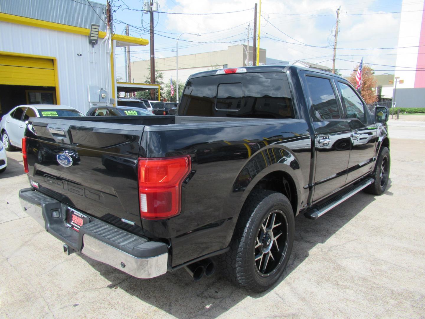 2018 Black /Gray Ford F-150 XLT SuperCrew 5.5-ft. Bed 2WD (1FTEW1CG1JK) with an 3.5L V6 TURBO engine, 6A transmission, located at 1511 North Shepherd Dr., Houston, TX, 77008, (281) 657-1221, 29.798361, -95.412560 - 2018 Ford F-150 XLT 129,418 mi VIN: 1FTEW1CG1JKF55757 Vehicle Details Crew Pickup 3.5L V6 F DOHC 24VGasoline Rear wheel drive- Photo#22